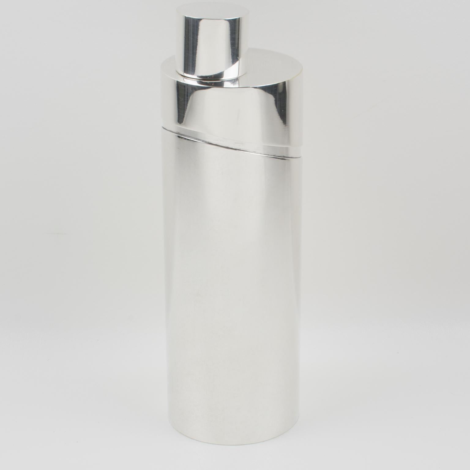 Modernist silver plate cylindrical cocktail or Martini Shaker designed by Lino Sabattini for Christofle, France for its 
