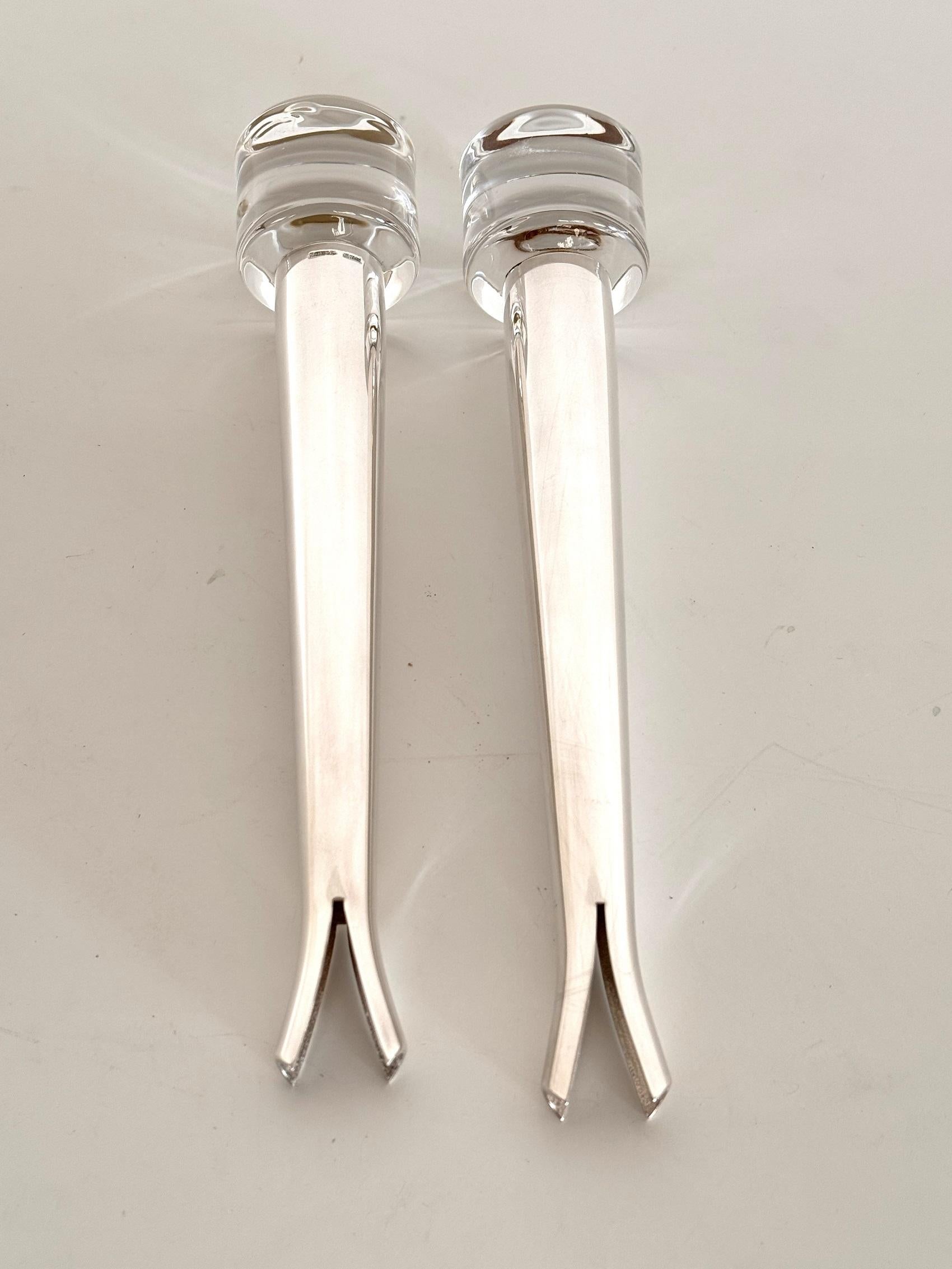 Vasi Solifleur in vetro e placcati in argento di Lino Sabattini, set di due esemplari in vendita 4