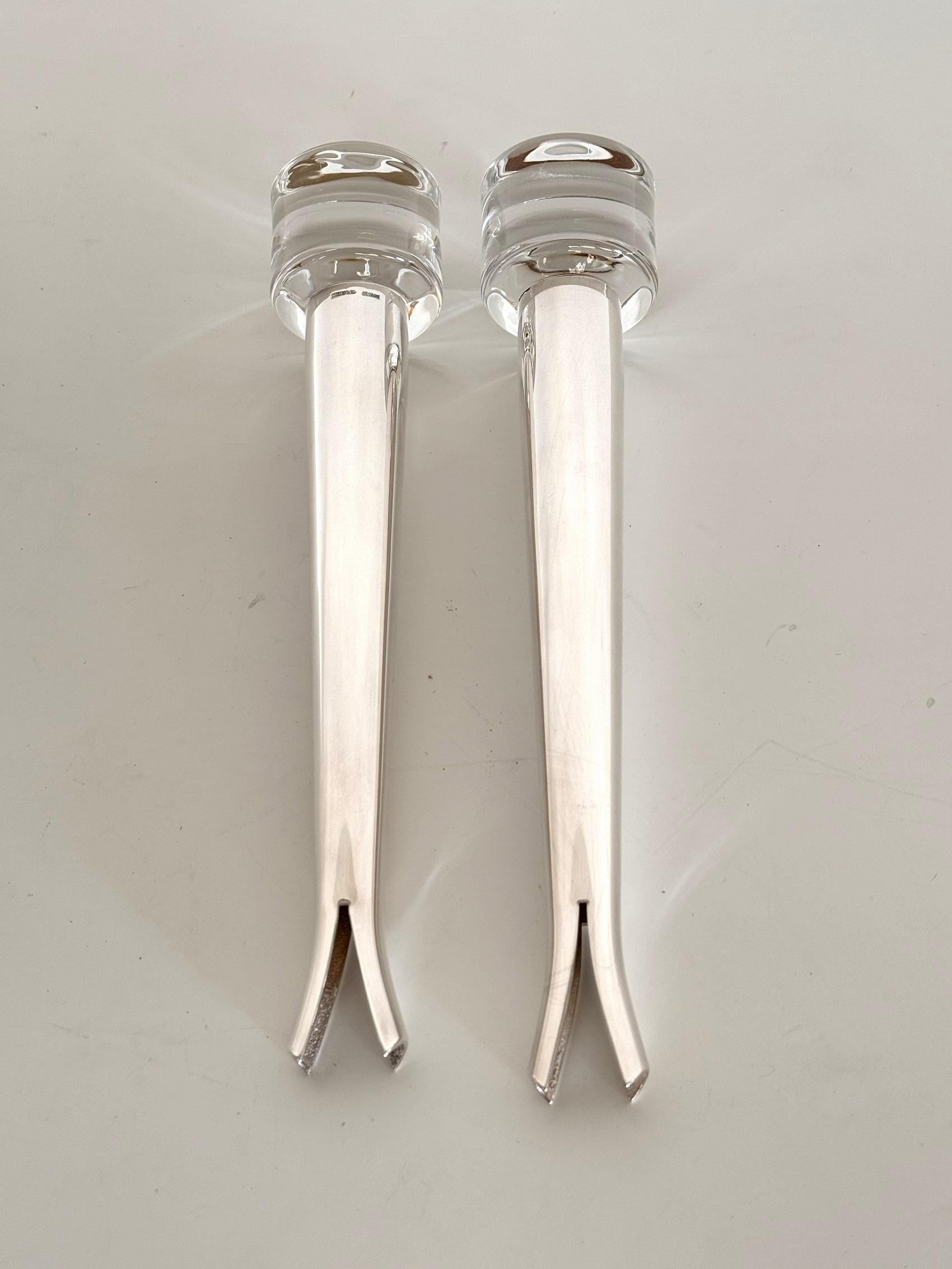 Vasi Solifleur in vetro e placcati in argento di Lino Sabattini, set di due esemplari in vendita 5