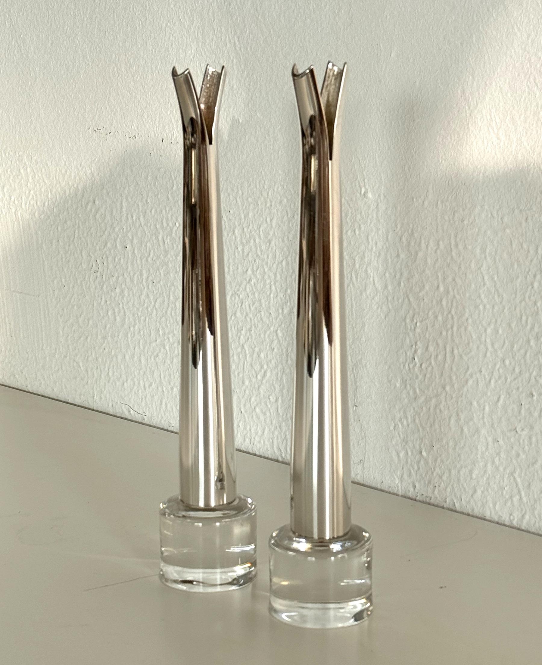 Vasi Solifleur in vetro e placcati in argento di Lino Sabattini, set di due esemplari in vendita 6