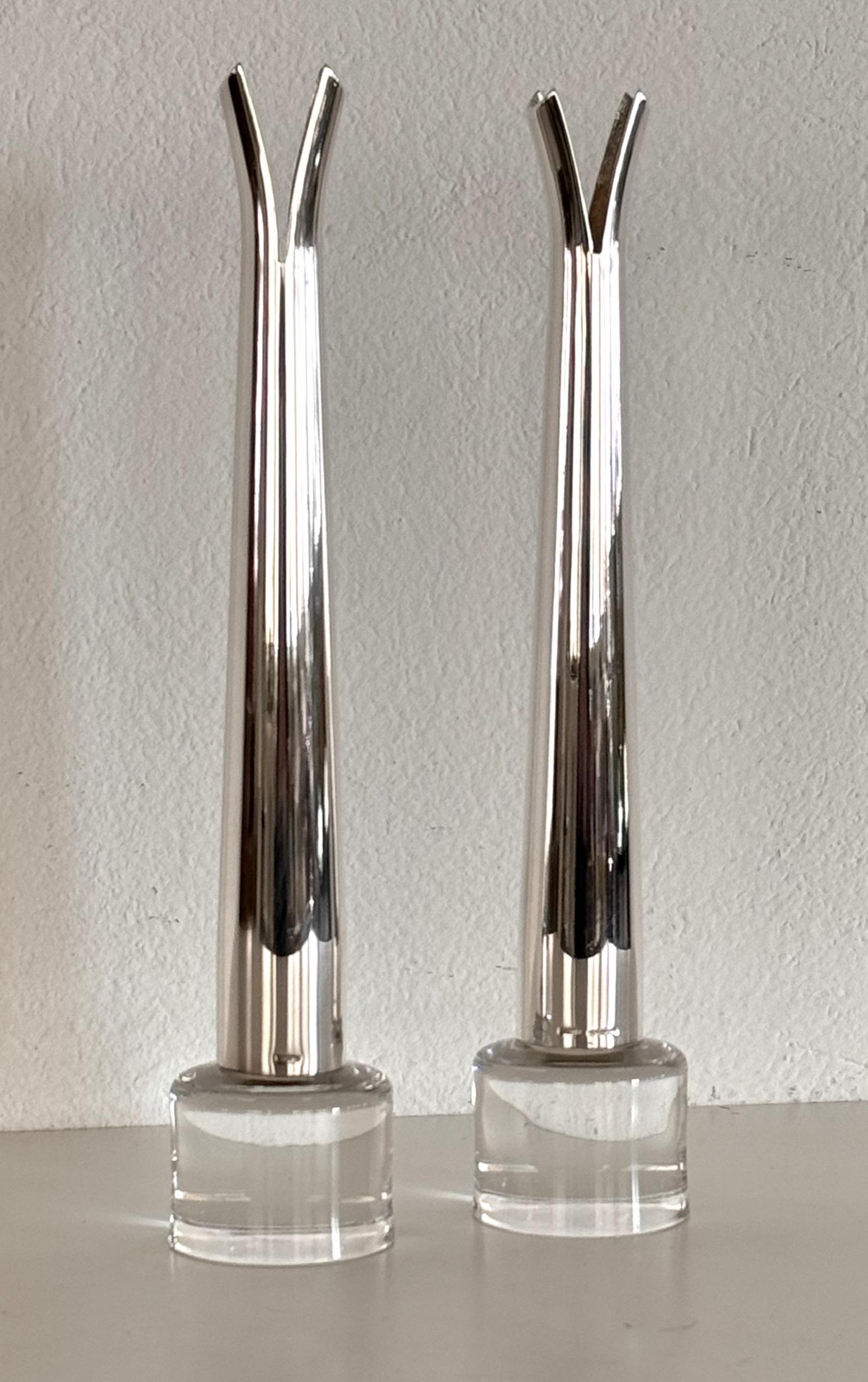 Vasi Solifleur in vetro e placcati in argento di Lino Sabattini, set di due esemplari in vendita 8