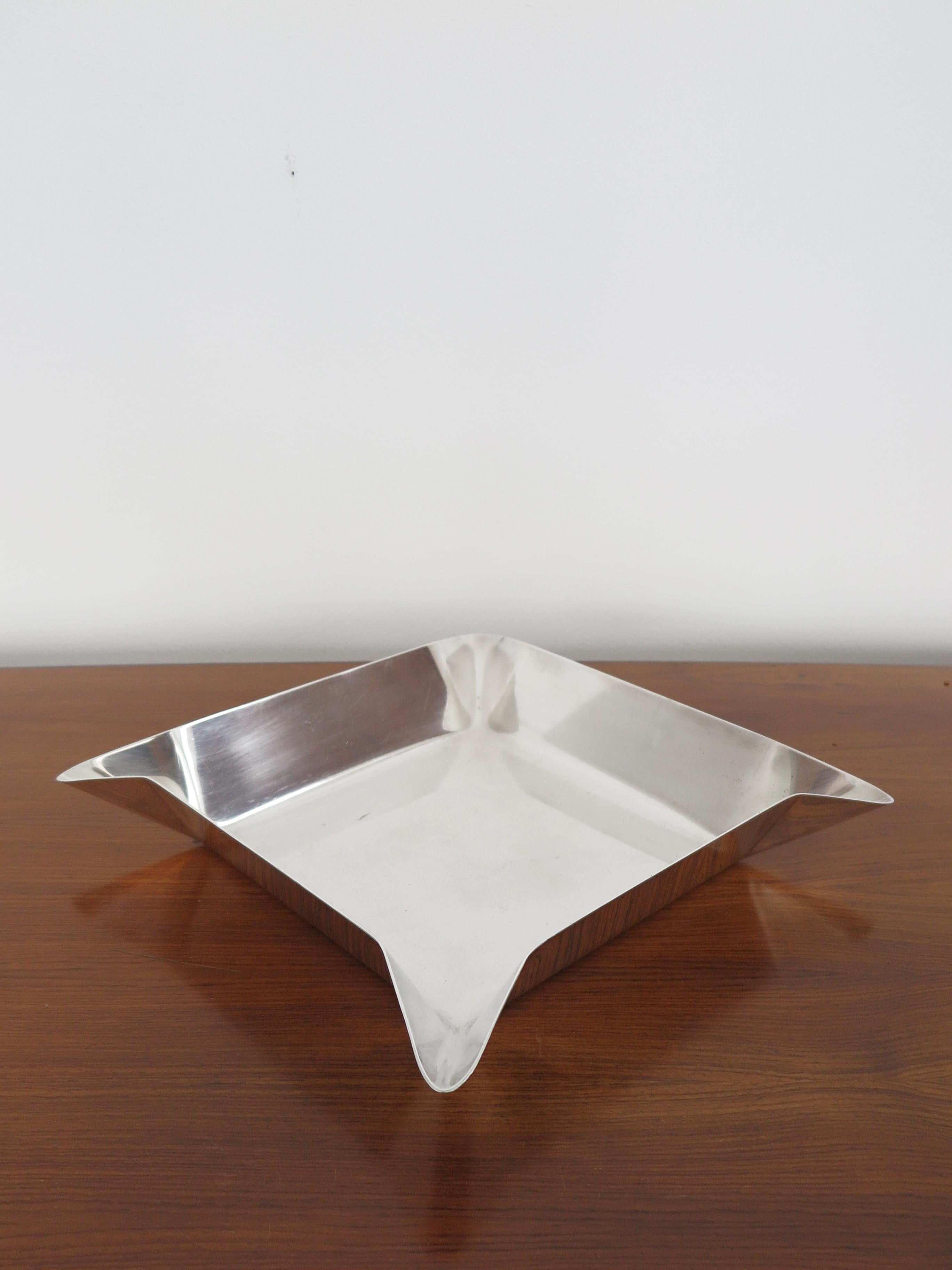Bandeja de centro de mesa de metal plateado de diseño italiano moderno de mediados de siglo, modelo 