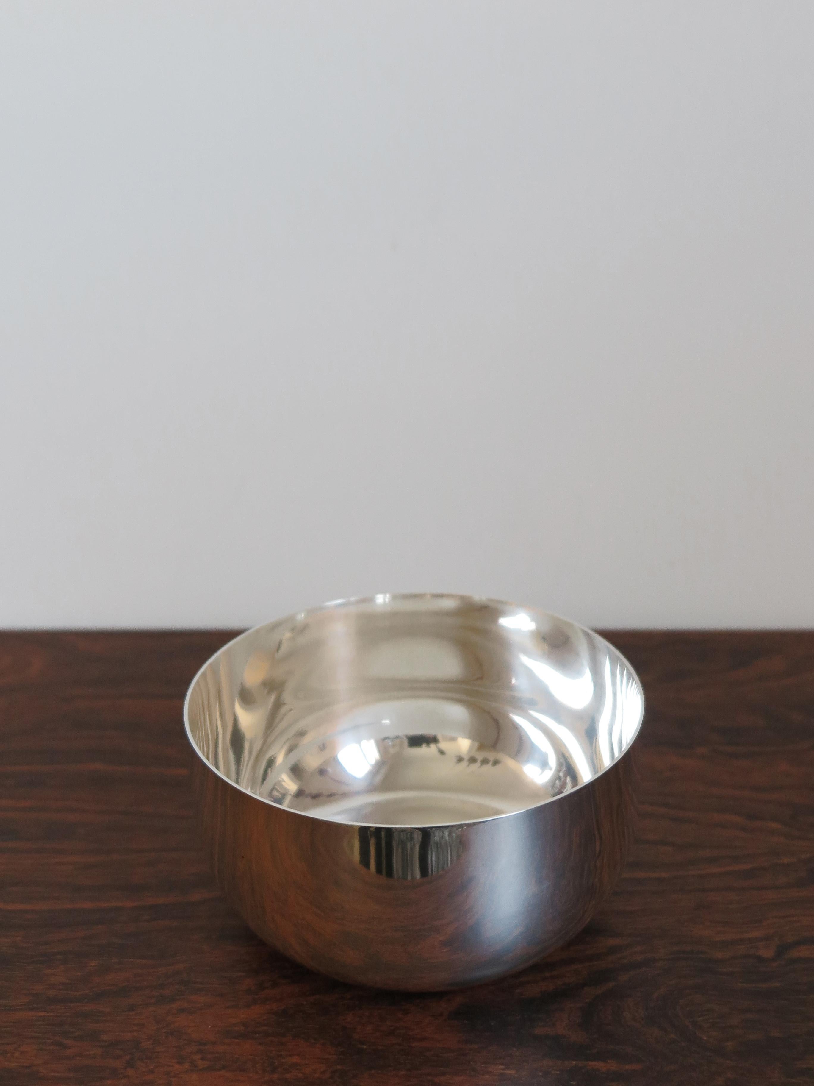 Mid-Century Modern Lino Sabattini Made in Italy Bowl in Silver Metal, 1960s