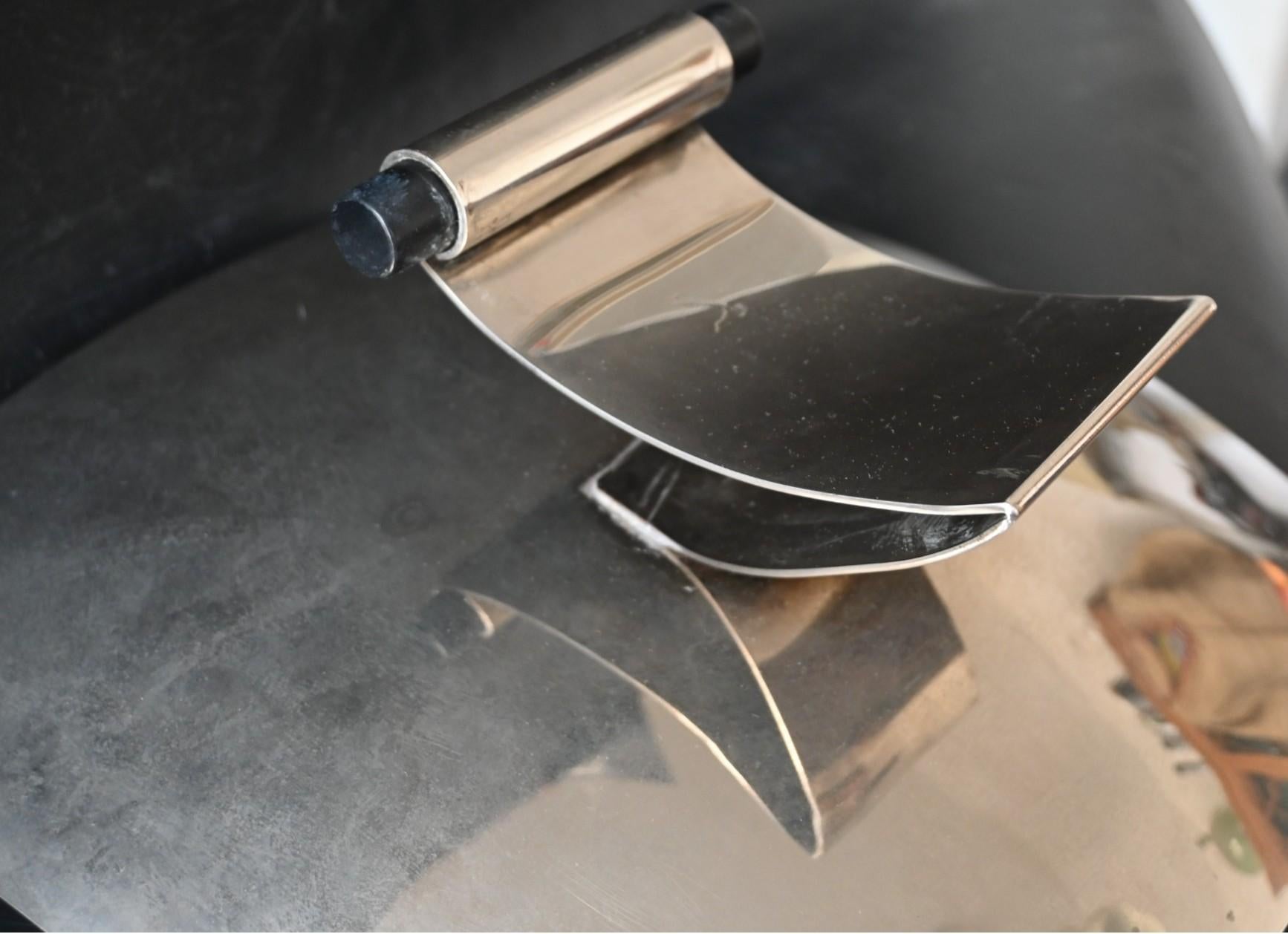 Late 20th Century Lino Sabattini Sculptural Modernist Silverplate Centerpiece Bowl, Italy, 1970s For Sale