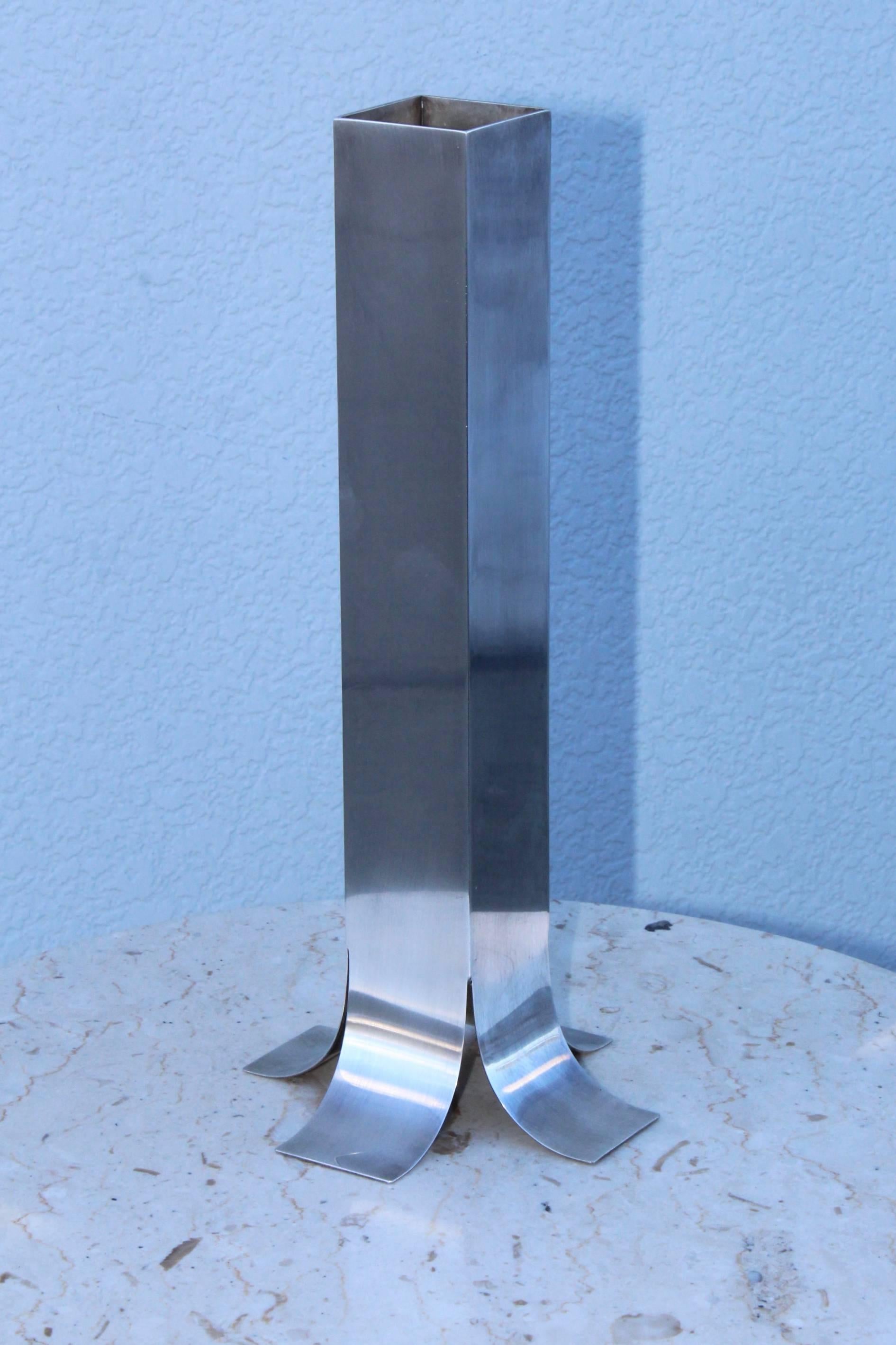 1970s modernist silver-plate vase designed by Lino Sabattini.