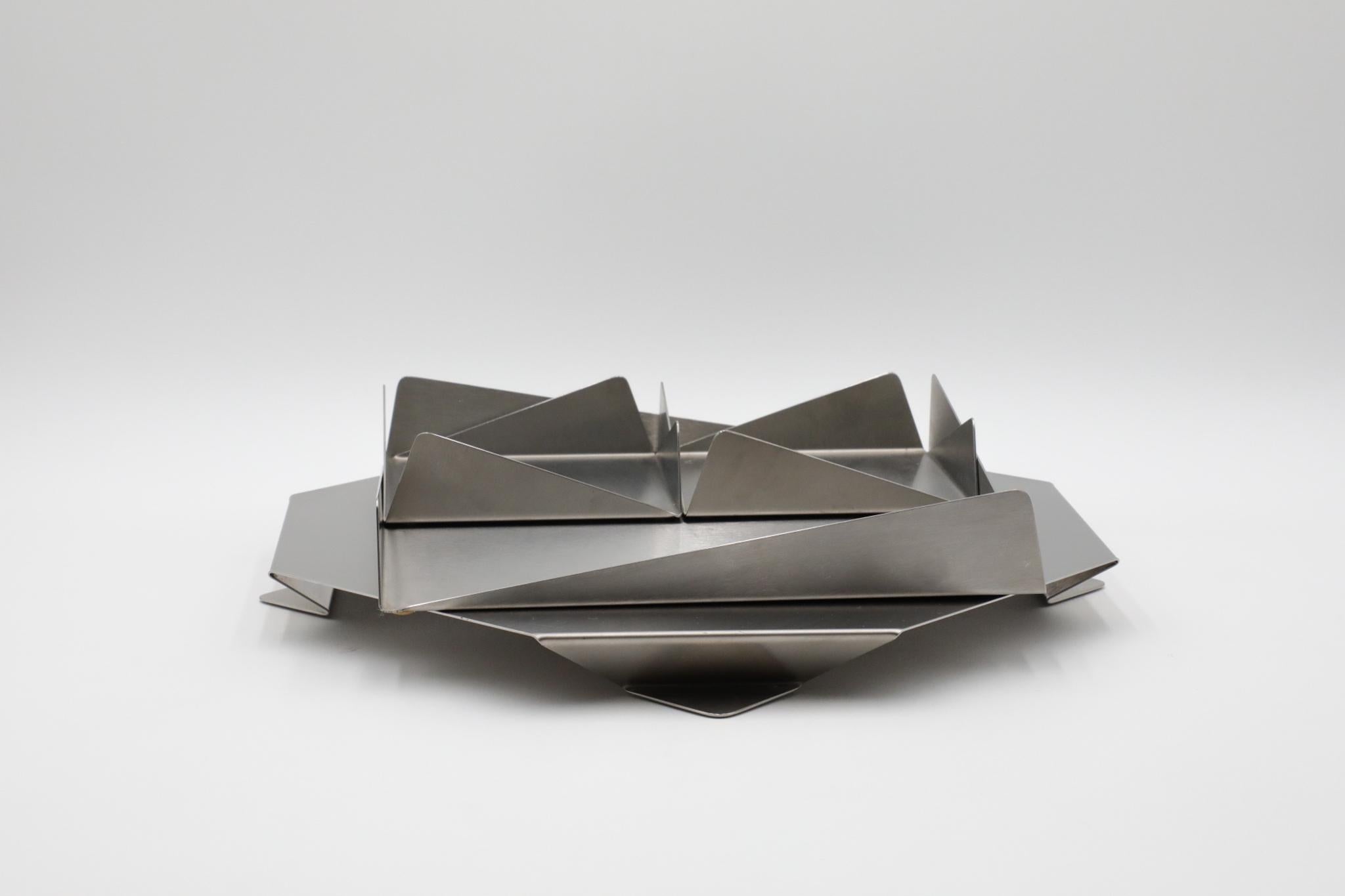Lino Sabattini Style Folded Brushed Steel Modernist Serving Set, 1970s In Good Condition For Sale In Los Angeles, CA