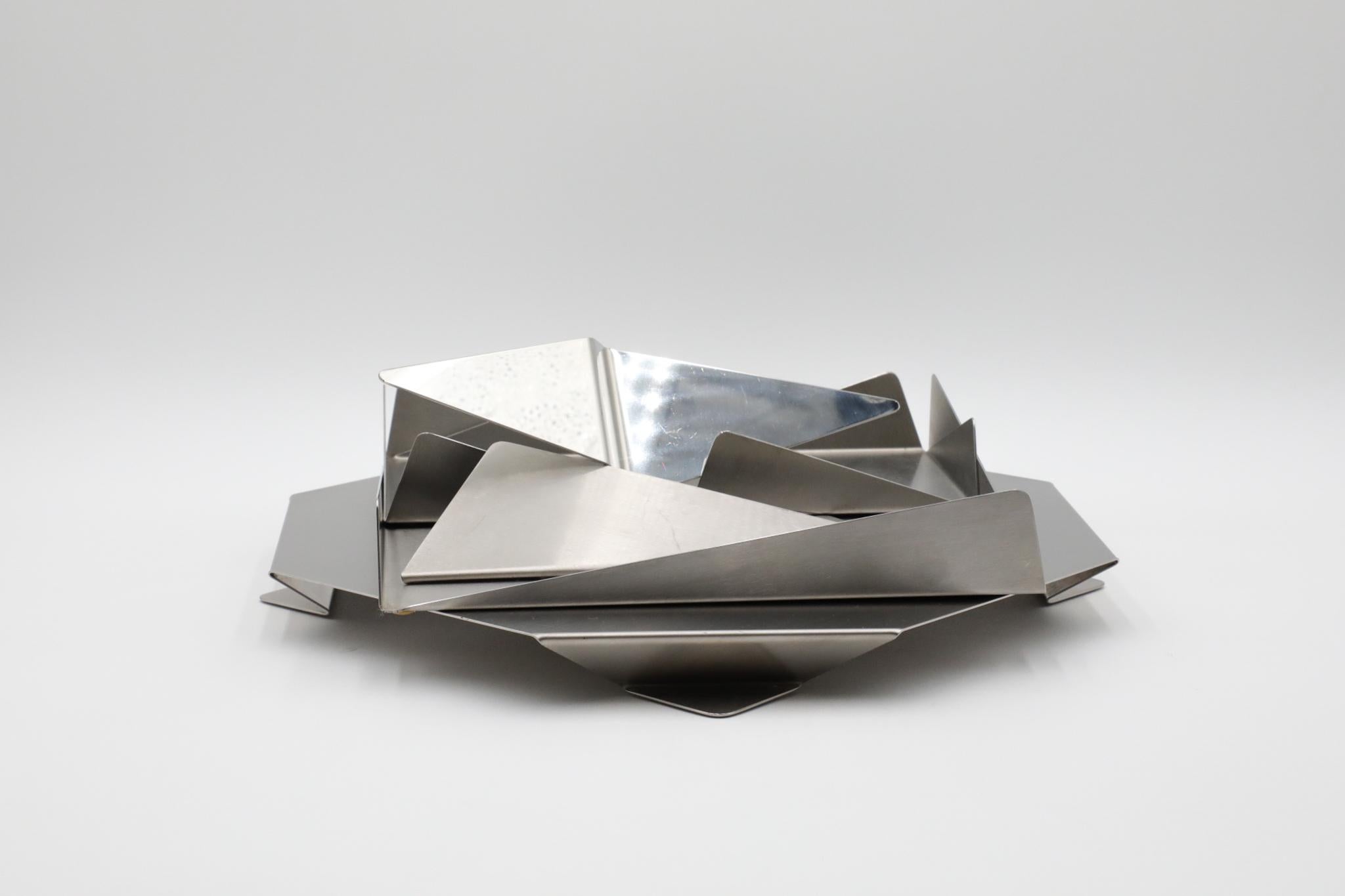 Lino Sabattini Style Folded Brushed Steel Modernist Serving Set, 1970s For Sale 1