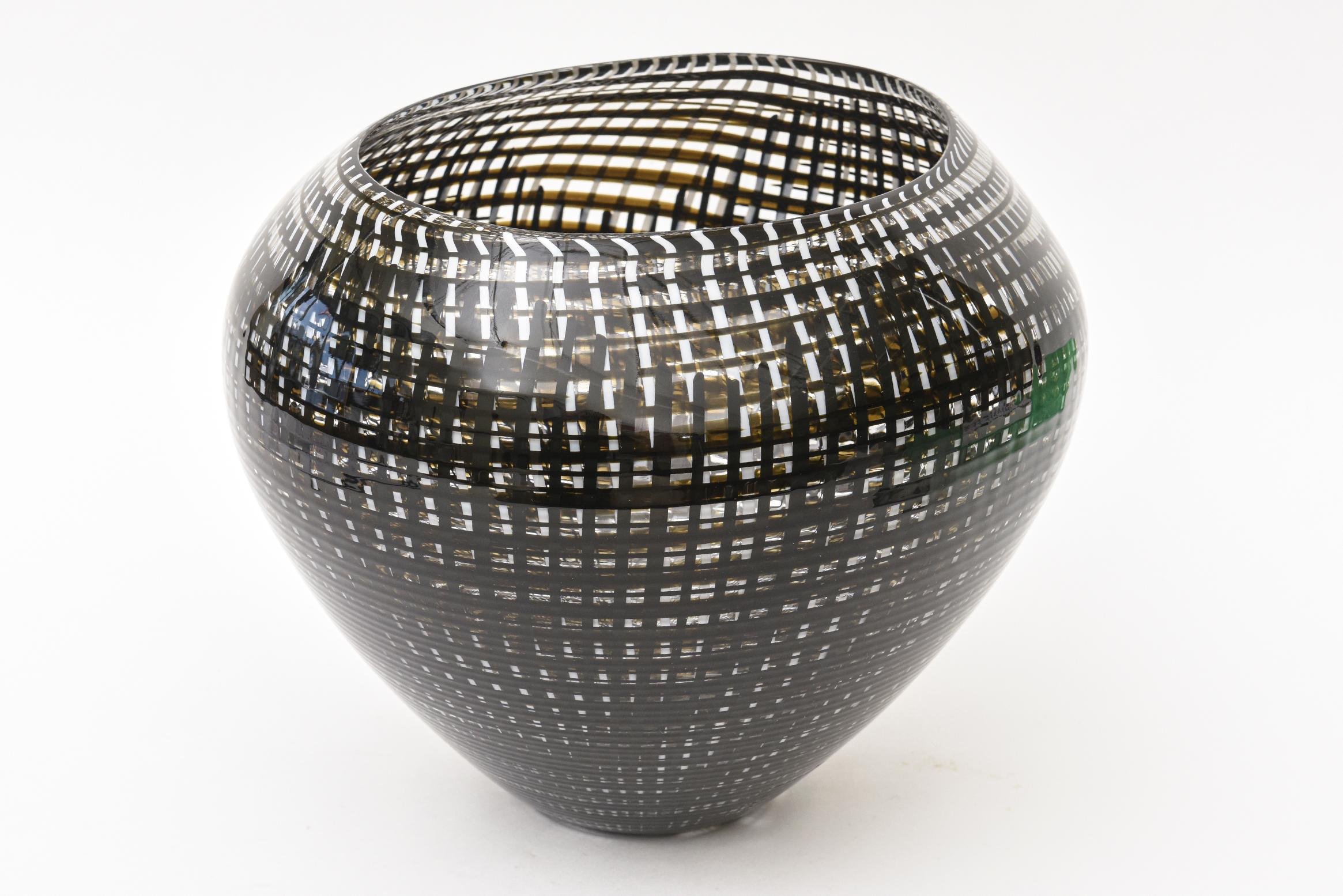 Moderne Lino Tagliapietra Blown Glass Tessuto Vase, Bowl or Vessel Sculpture, Italian en vente