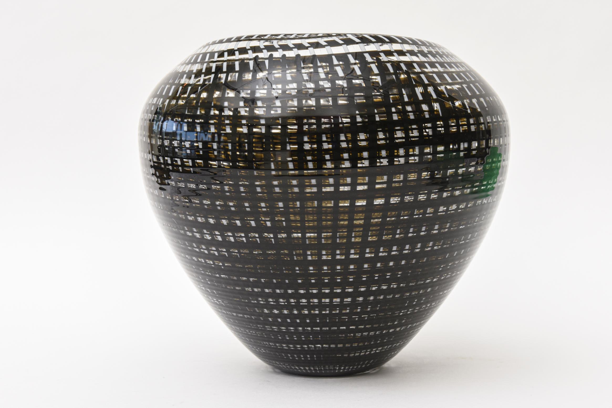 Américain Lino Tagliapietra Blown Glass Tessuto Vase, Bowl or Vessel Sculpture, Italian en vente