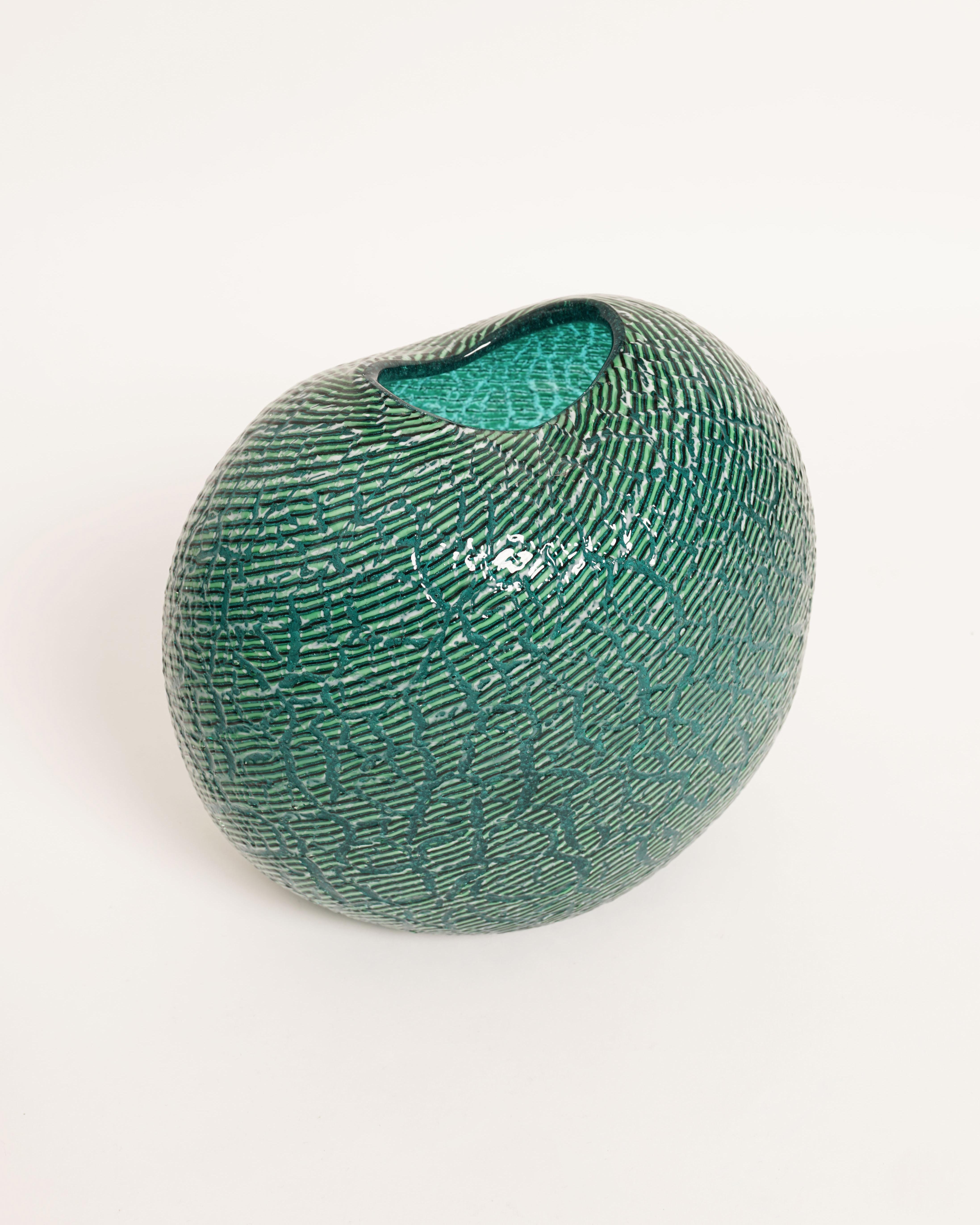 Lino Tagliapietra (né en 1934)
Vase en verre soufflé vert et bleu 
Signé Lino Tagliapietra Murano
Marqué : Lino Tagliapietra 
H : 25 cm (9.8