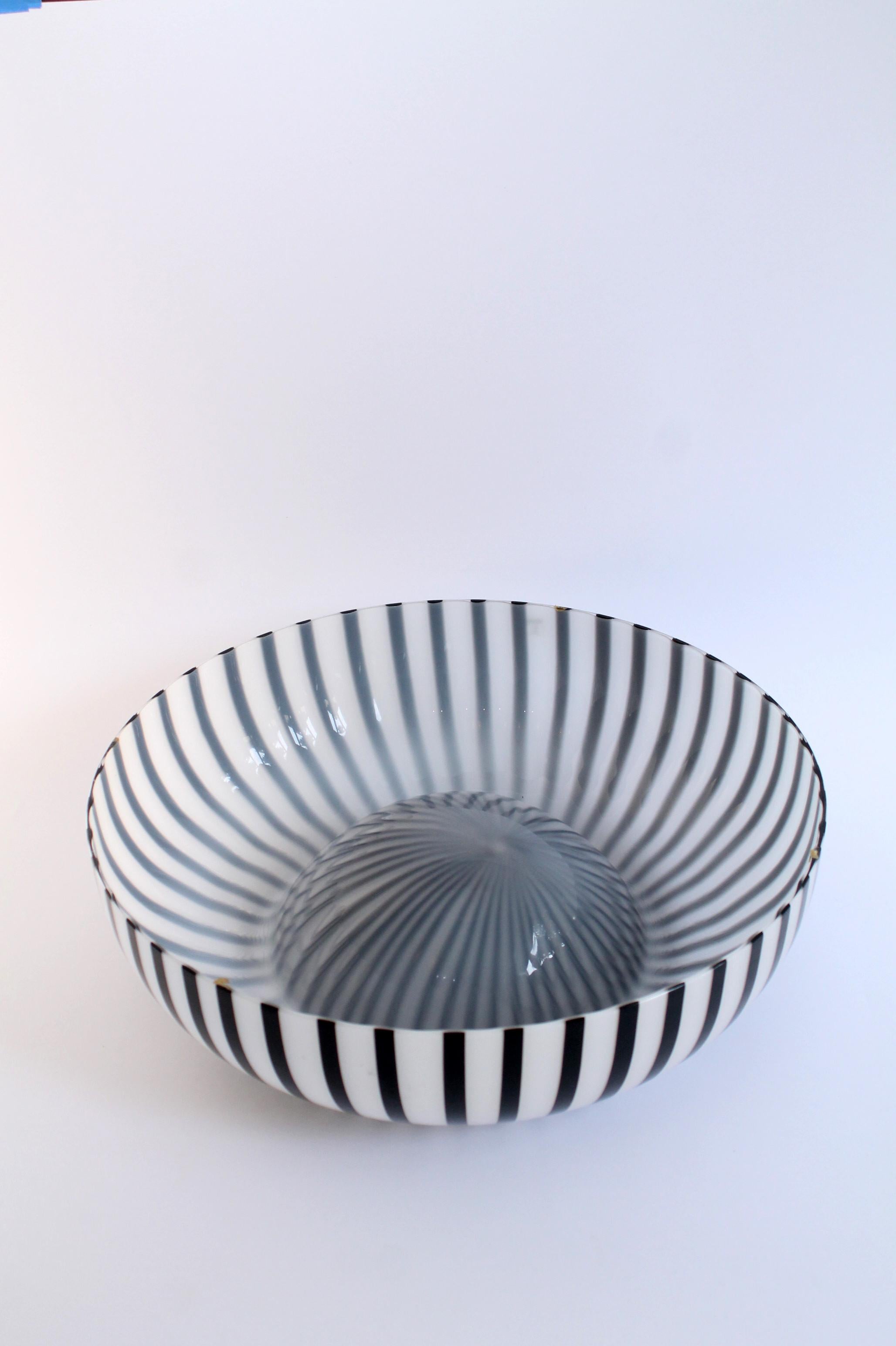 Lino Tagliapietra for Effetre Murano Glass, Mid-Century Modern Centerpiece. NOS! For Sale 2