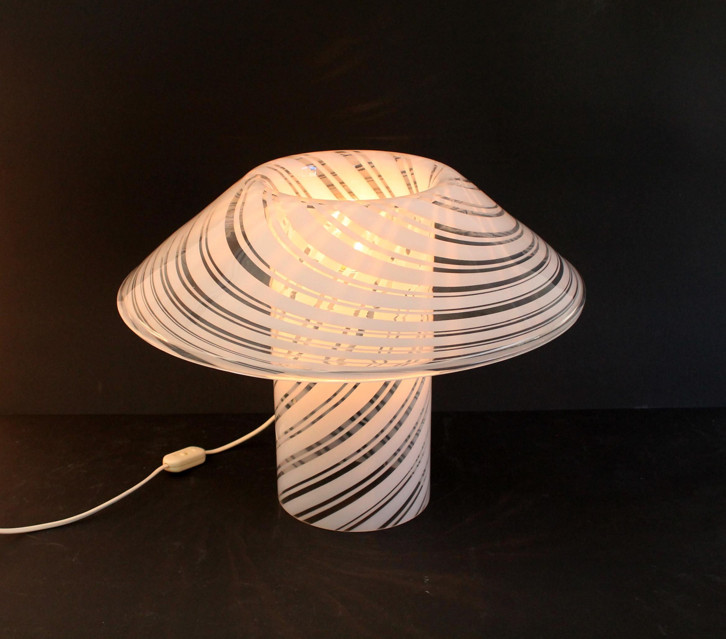 Lino Tagliapietra for Effetre Murano Glass. Table/Desk Lamp (36hx43x16cm) Mint!! 9