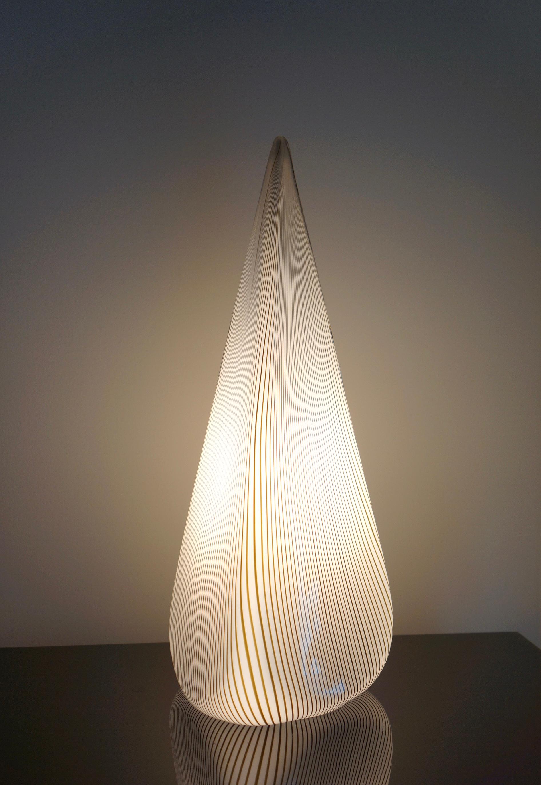 Lino Tagliapietra Murano pyramid art glass table lamp In Good Condition In Toronto, ON