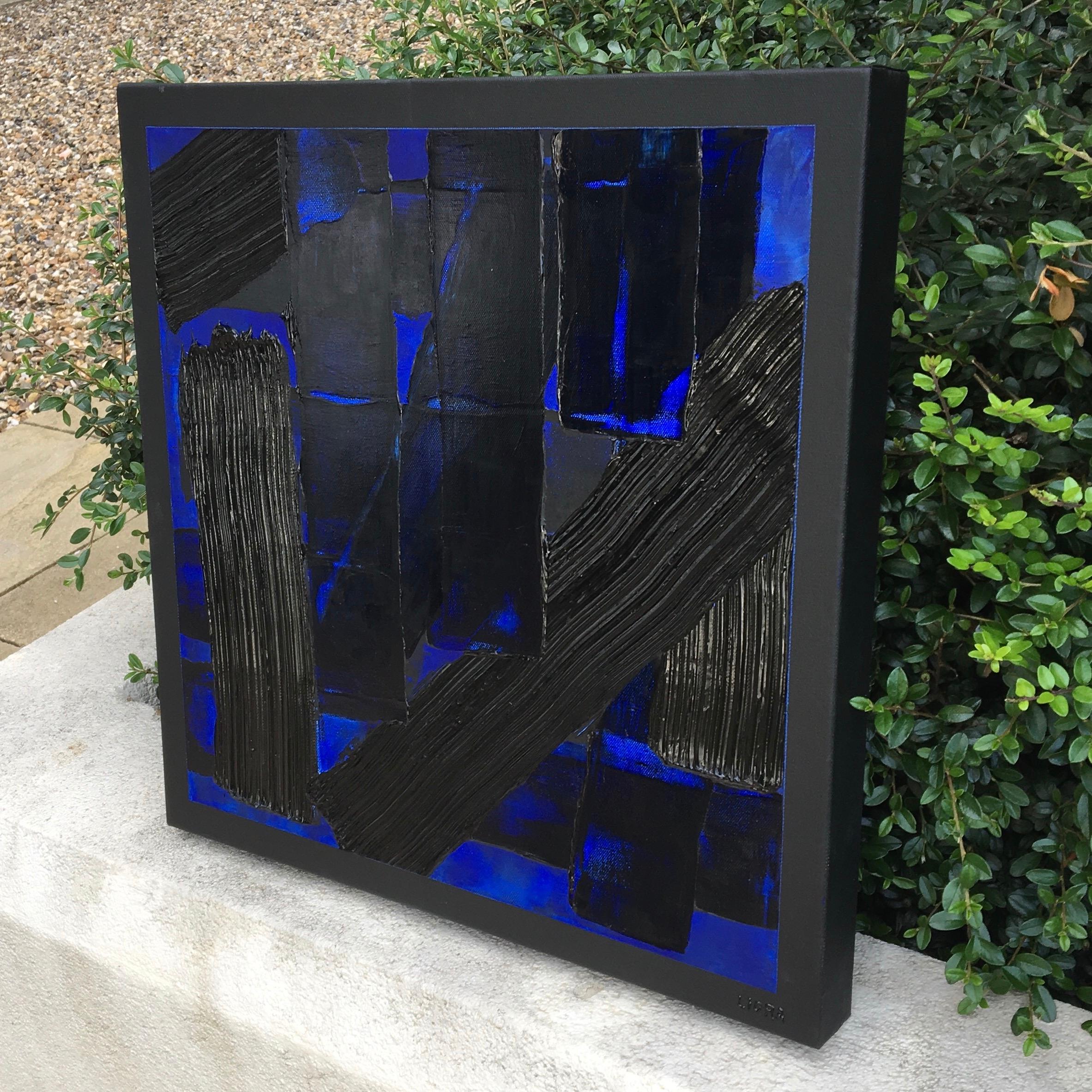 Abstract painting on canvas with heavy texture.
Acrylic and varnish for protection.
Colors: Black and blue.
This painting is called L'Intrus 11 and numbered 170.
Original and signed by the artist, comes with gallery certificate.
 
