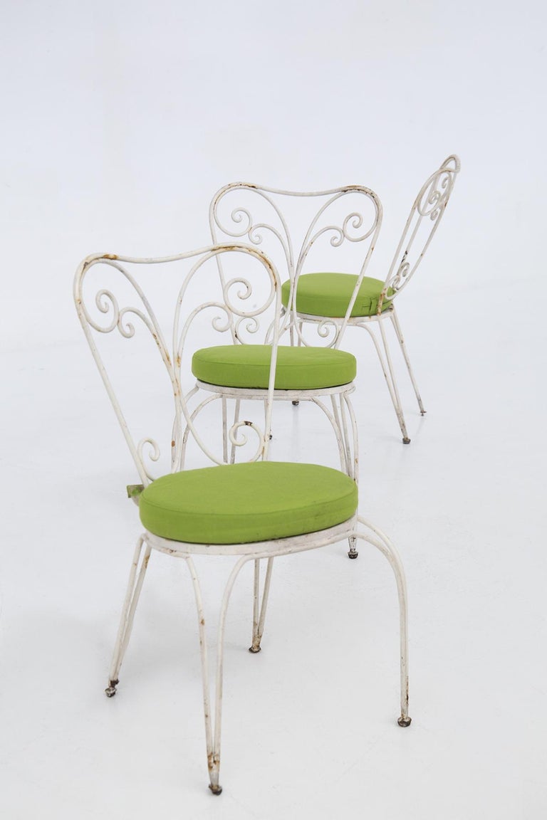 Splendid set composed of 6 iron chairs designed by Lio Carminati for the Casa e Giardino edition, belonging to the 1950s. It assumes a collaboration with Gio ponti. PUBLISHED.
There are six chairs and they are all the same.
The frame is made of