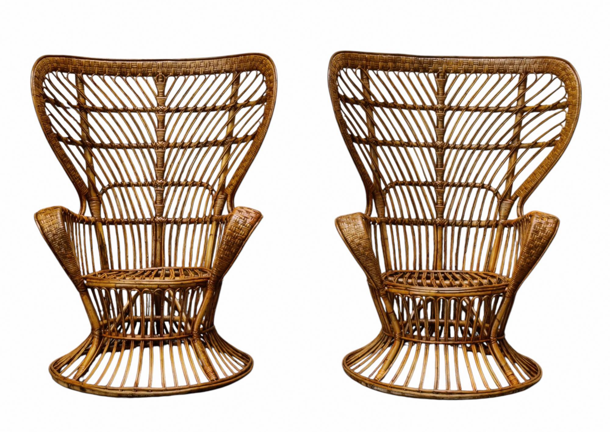 Sillones Biancamano diseñados por Gio Ponti y Lio Carminati en 1950.
El nombre procede del transatlántico italiano, botado en 1925, el Conte Biancamano, que hizo su viaje inaugural en la prestigiosa ruta Génova-Nueva York. Unos veinte años después