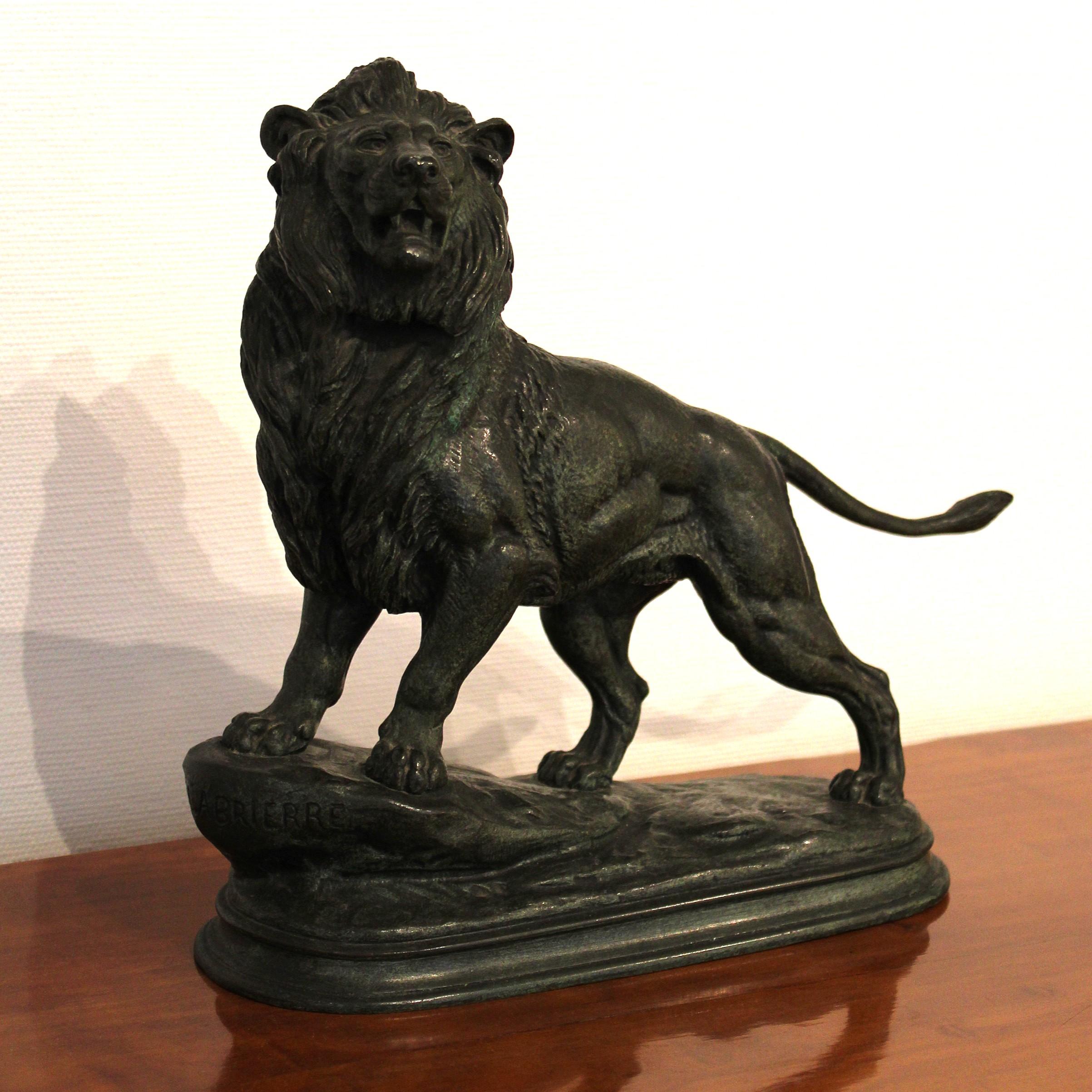 Lion bronze by Edouard Delabrière (1829-1912)
Signed E. DELABRIERRE 
France, 19th century.