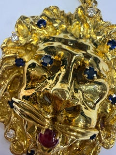 Lion brooch pendant in one 18KT yellow gold HUGE 83 grams
