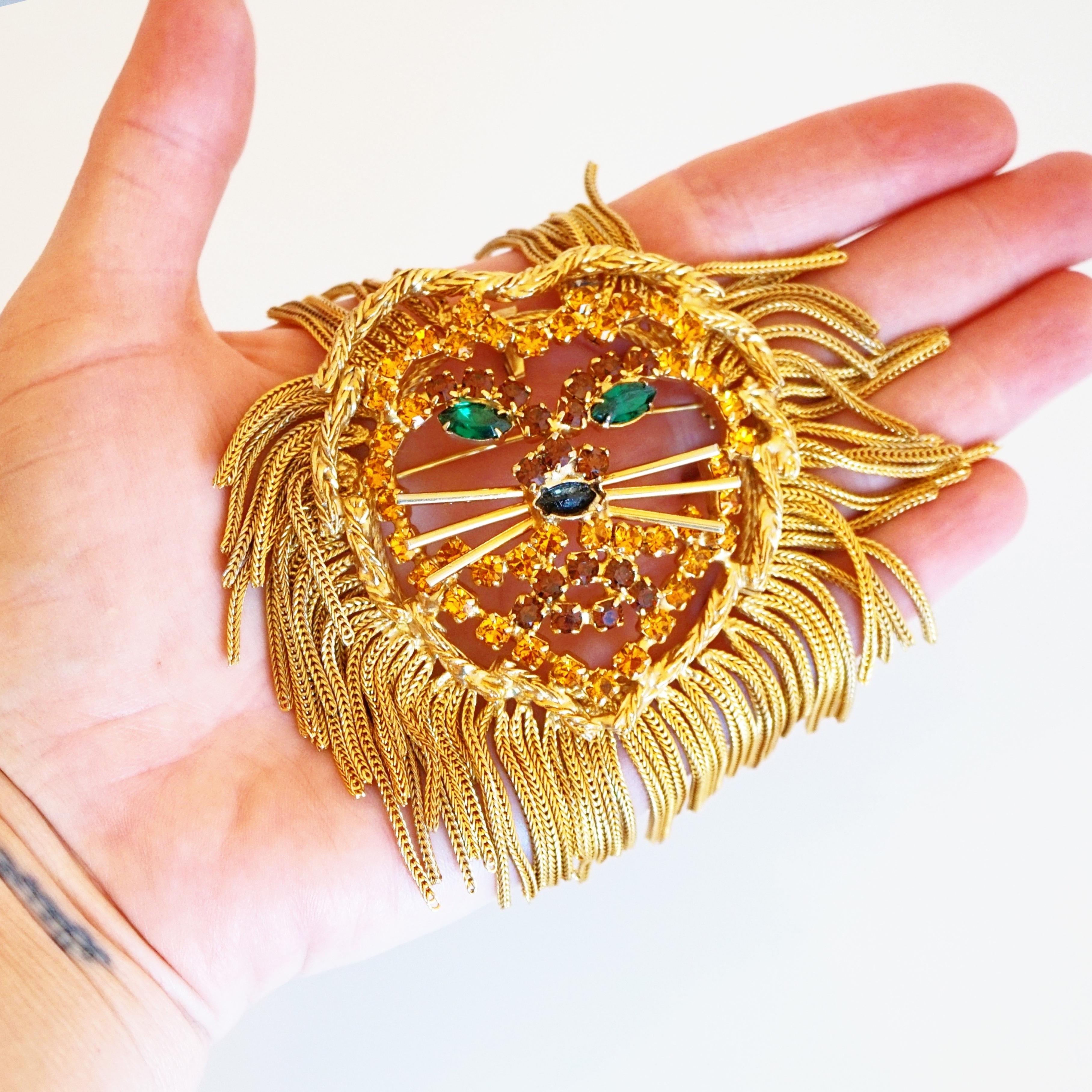 Women's Lion Brooch With Rhinestones and Gold Chain Fringe By Dominique, 1960s For Sale