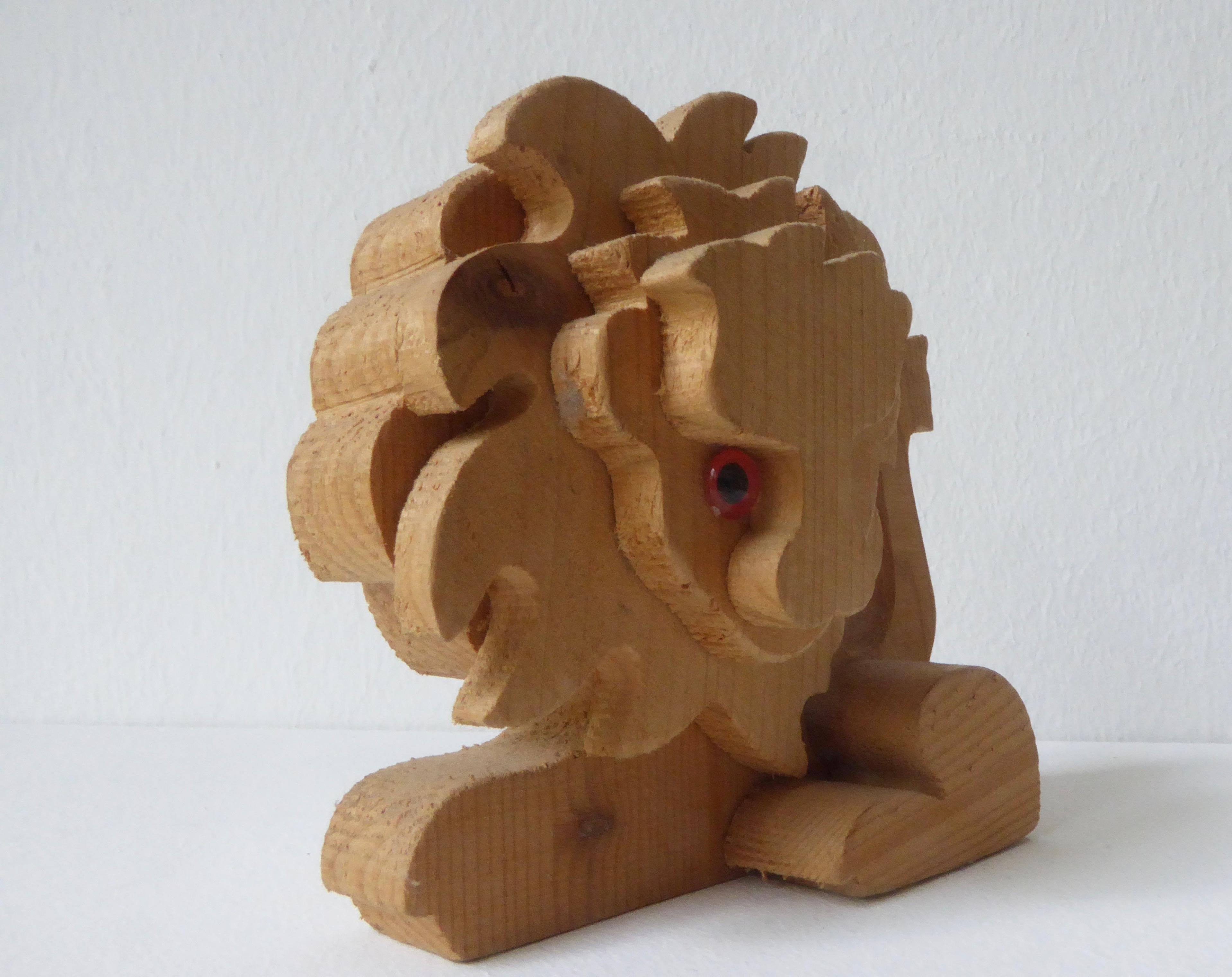 Schöne kleine Holzskulptur von Gualverio Michelangeli.