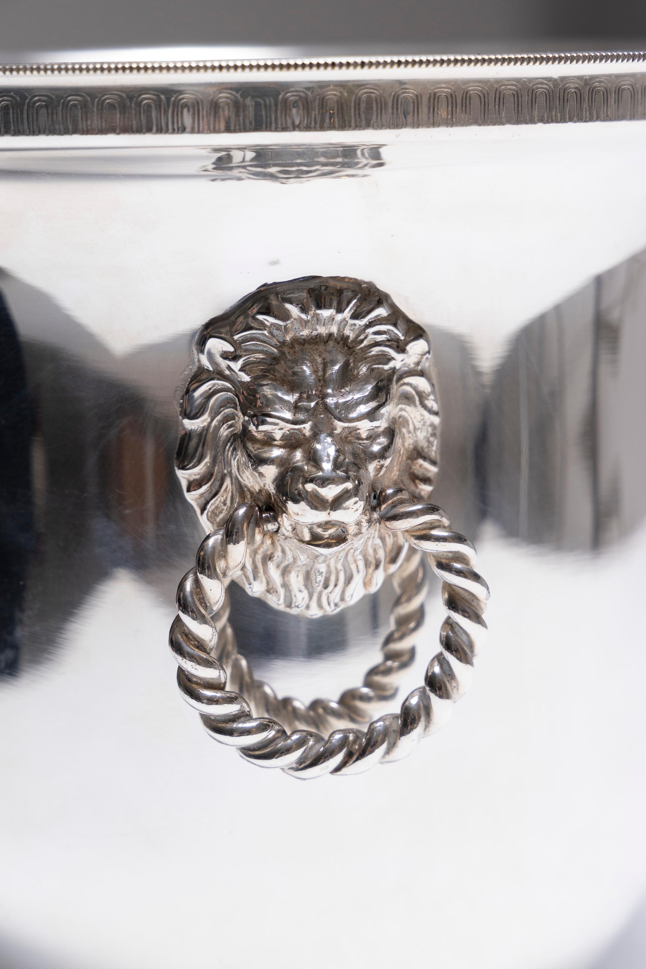 20ième siècle Seau à champagne Lion en métal, années 1970