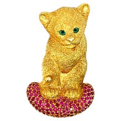 "Lion Cub" 18ct gold pendant & brooch