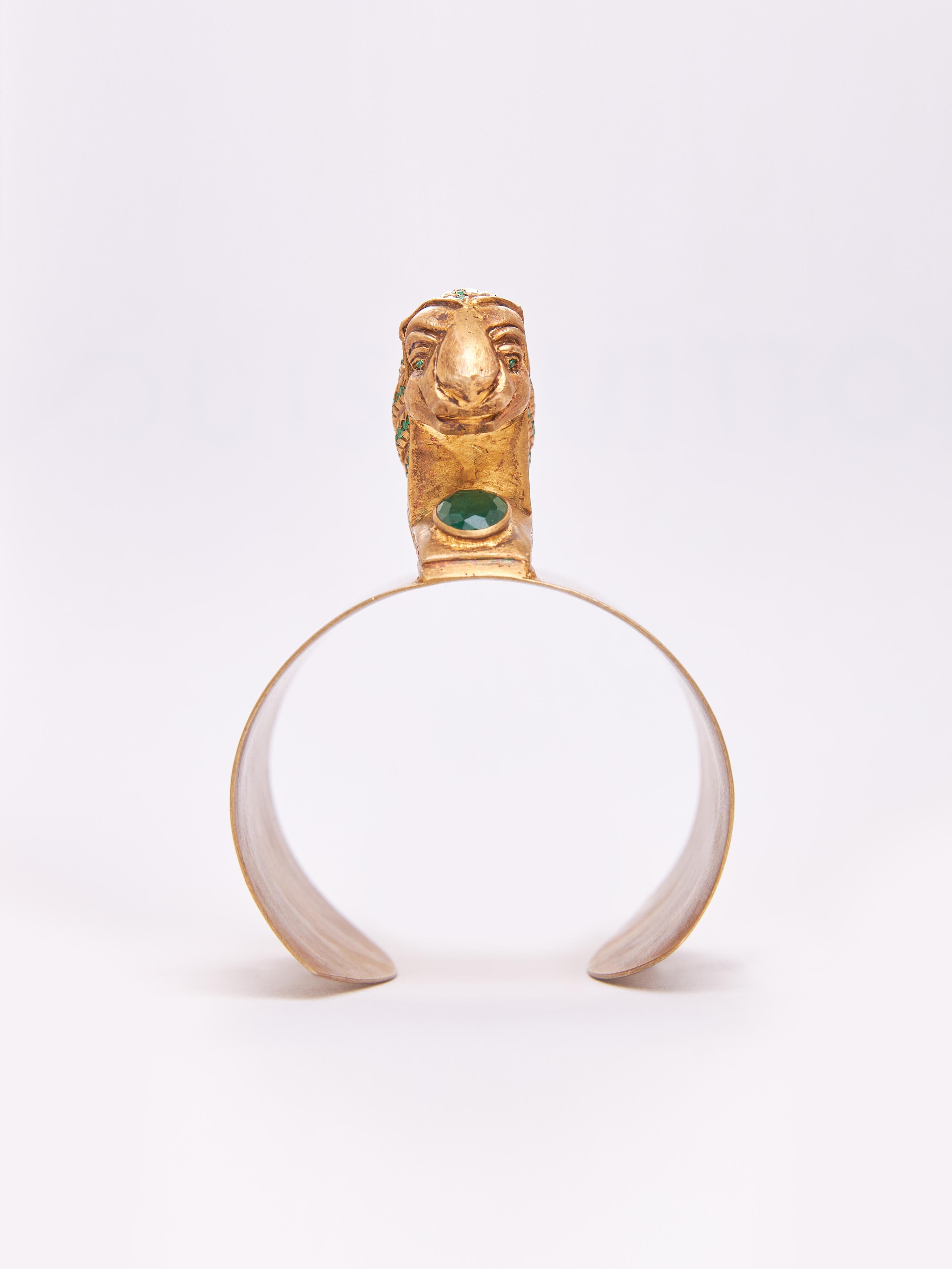 Total wt- 97.110gm, Silver- 95.996gm, Emerald Rnd- 103 / 1.24cts, Emerald Oval- 1 / 4.33cts