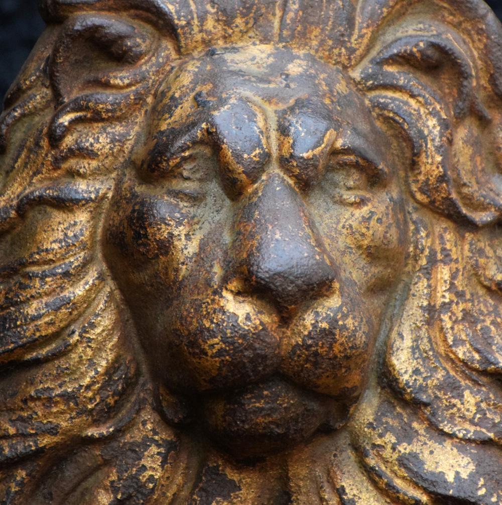 lion doorstop