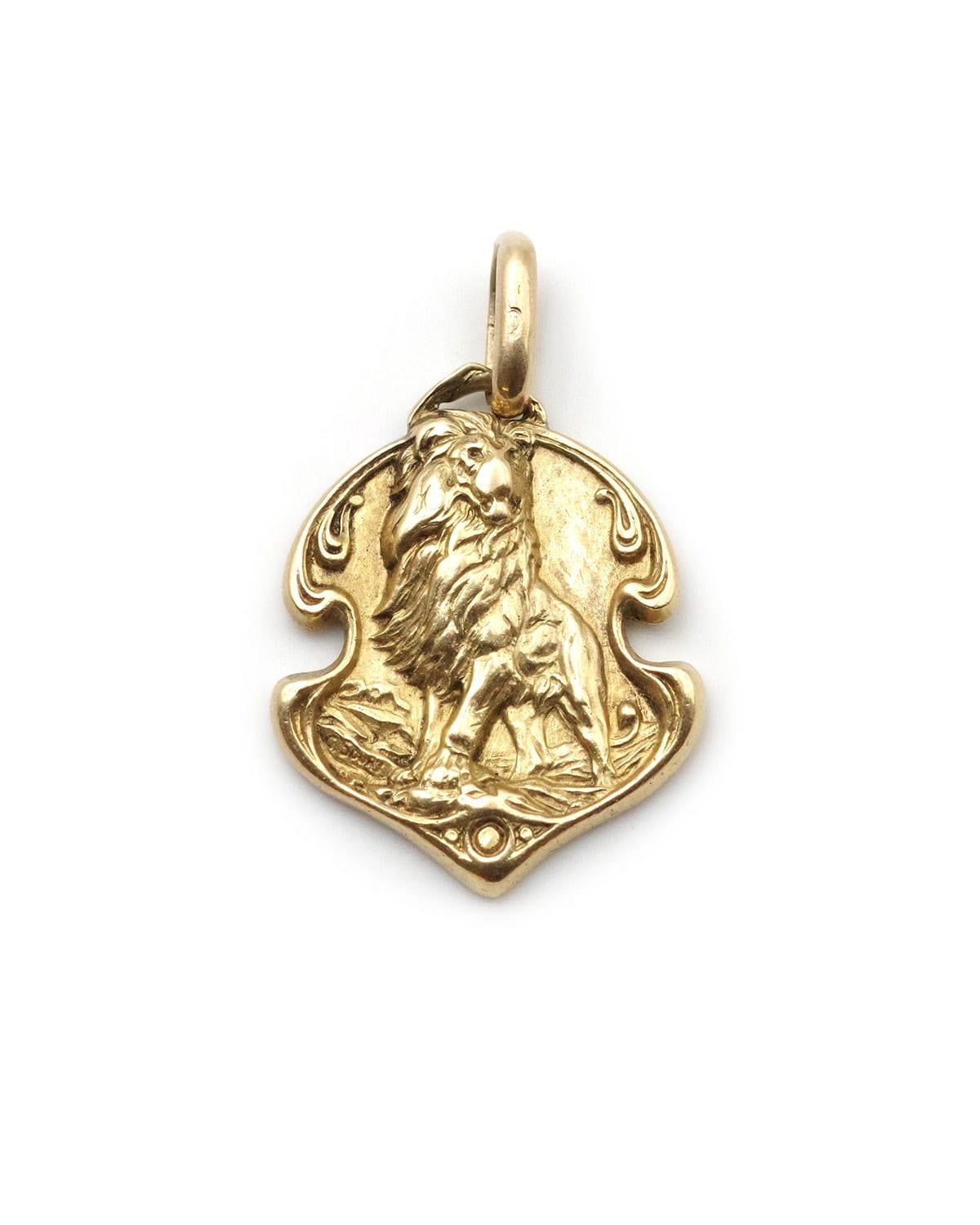 Lion Gustave Soury Art Nouveau medal solid 18k gold, signed Gustave Soury For Sale 1