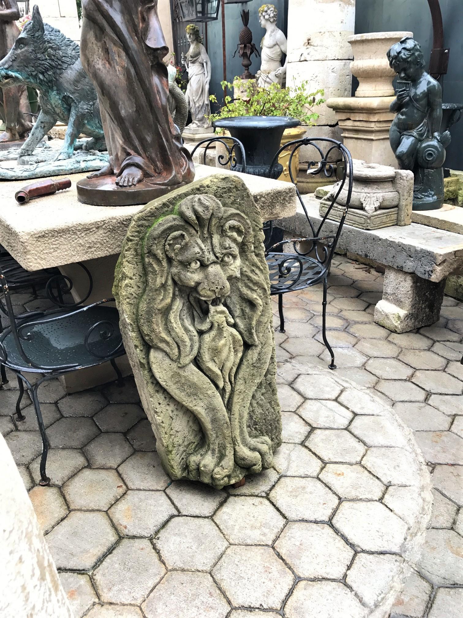 lion head spout water fountain