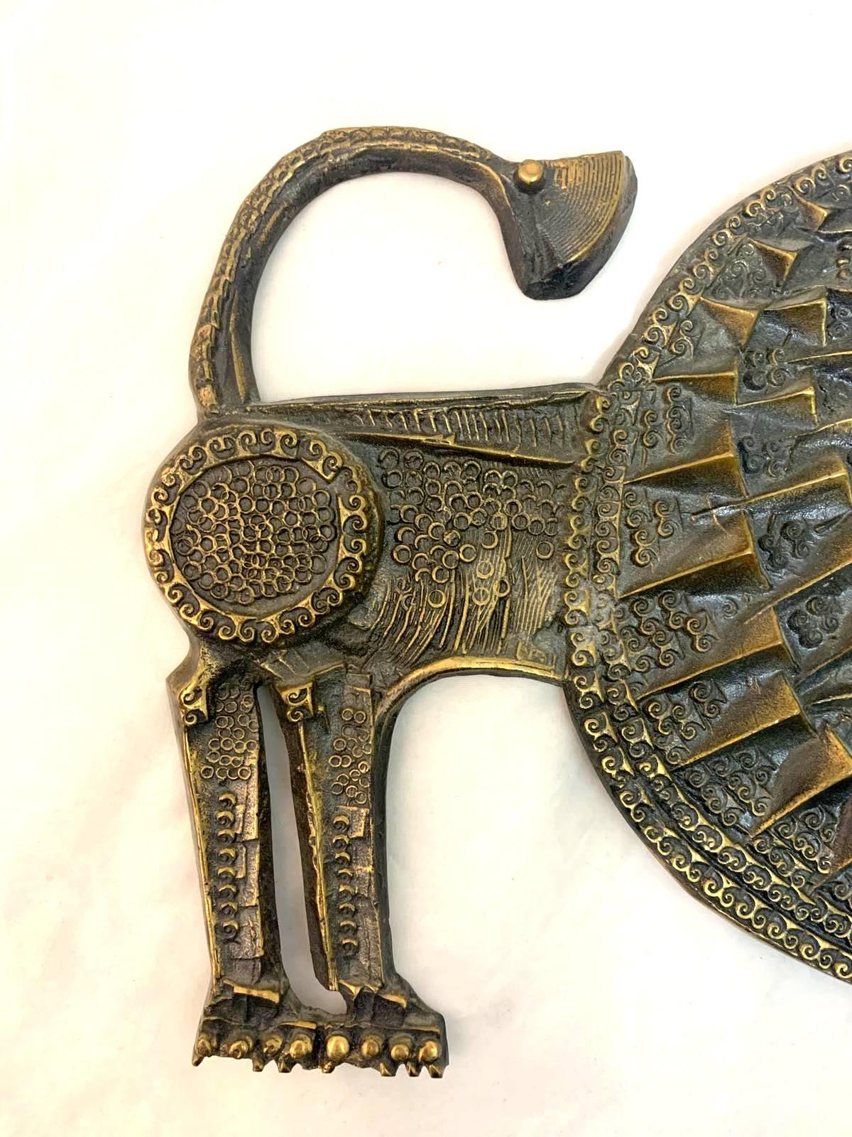 Löwe:: handgefertigtes Bronzerelief von Otto Kopcsanyi:: 1970er Jahre (Ende des 20. Jahrhunderts)