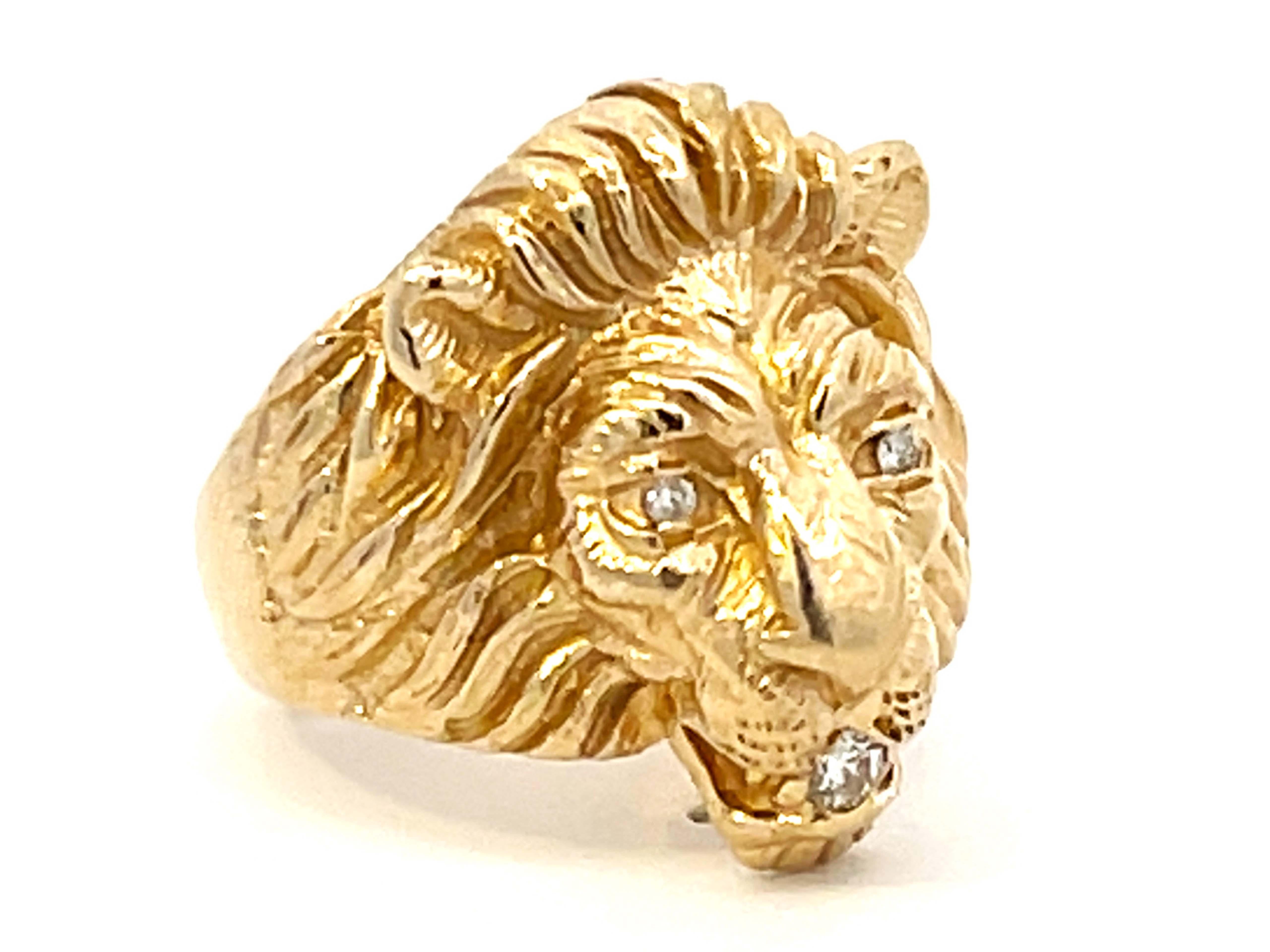 Moderne Bague tête de lion en or jaune 14 carats et diamants en vente