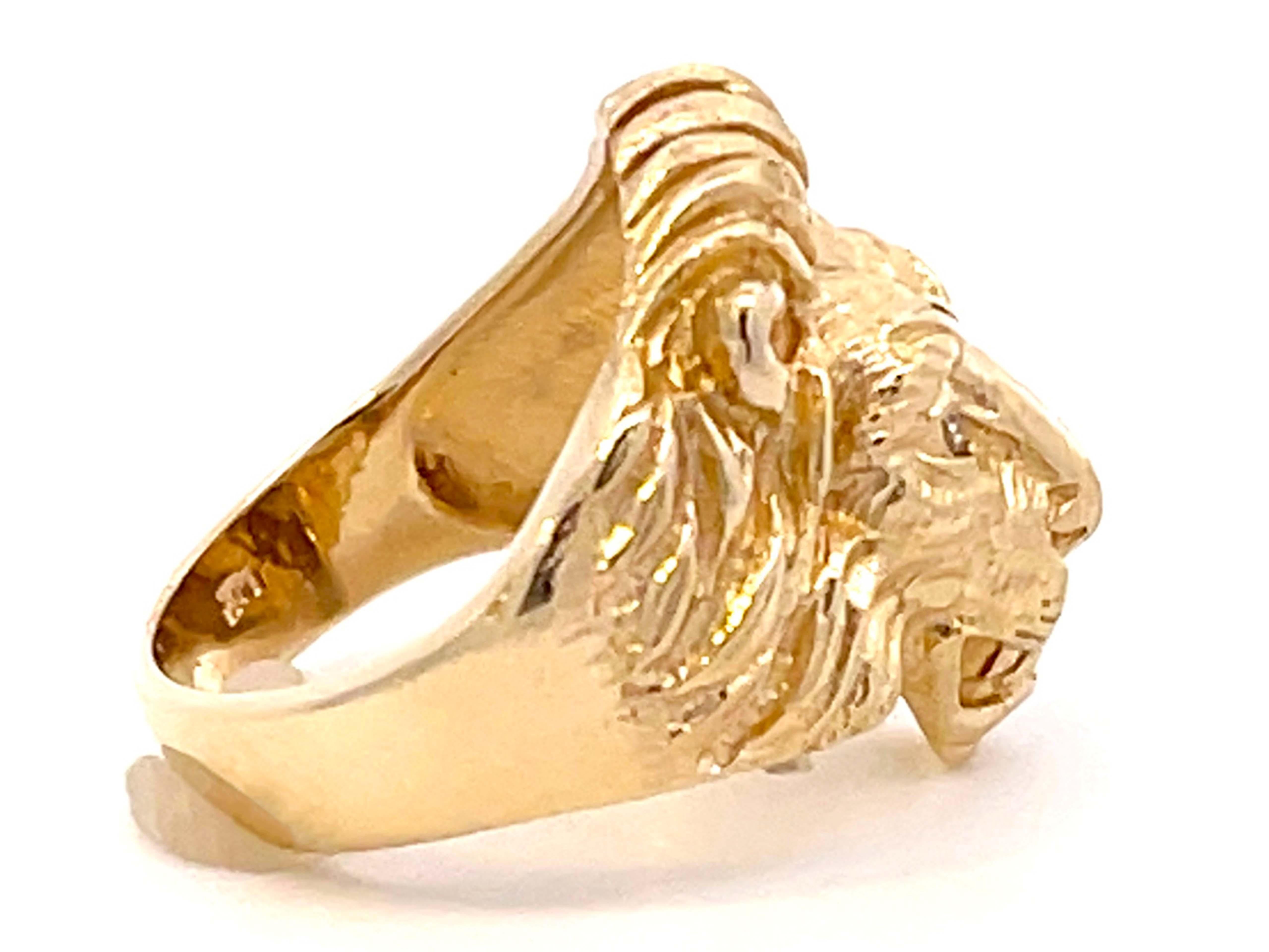 Bague tête de lion en or jaune 14 carats et diamants Excellent état - En vente à Honolulu, HI