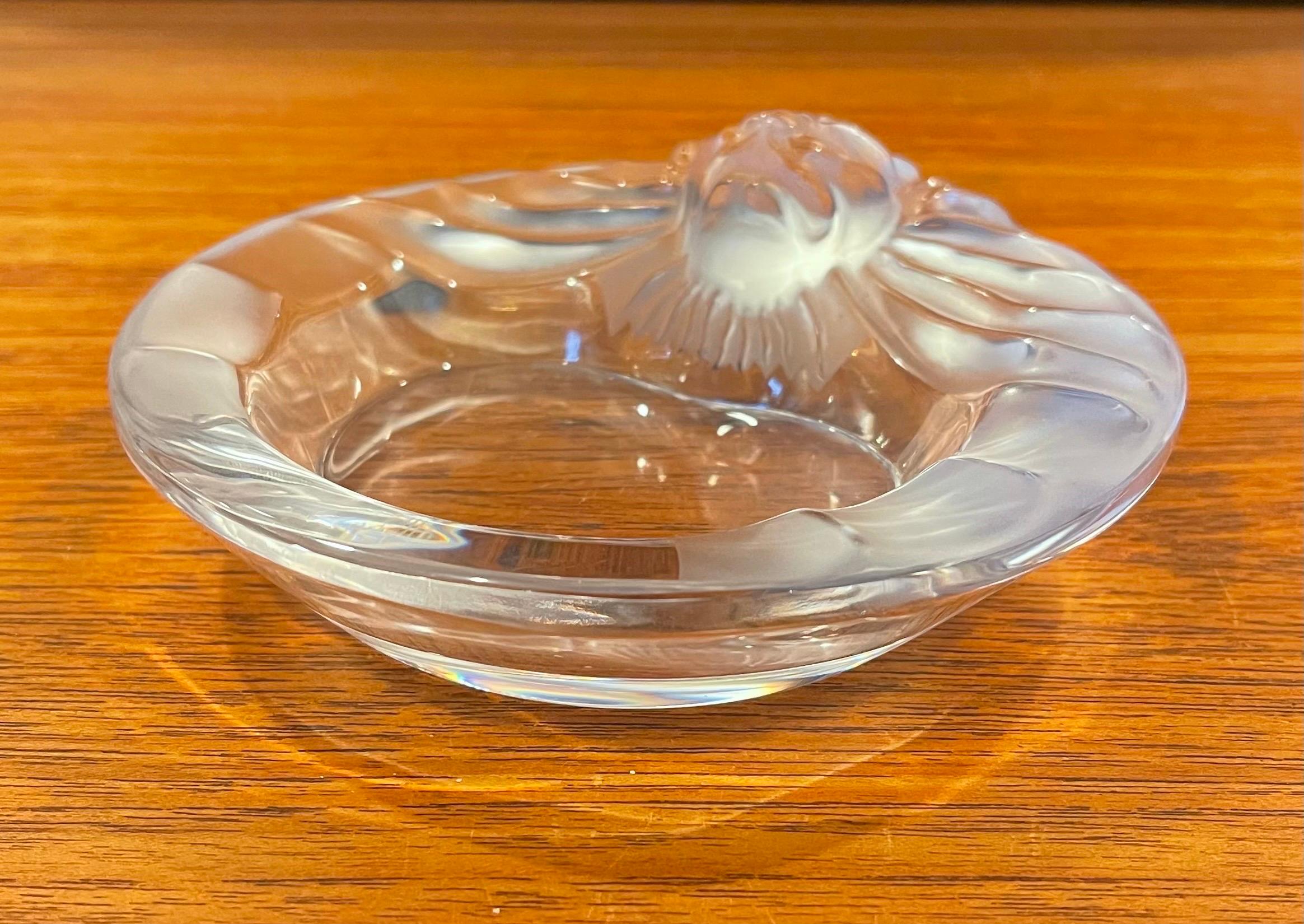 Lion Head Frosted Crystal Cigar Ashtray / Bowl by Lalique In Good Condition For Sale In San Diego, CA