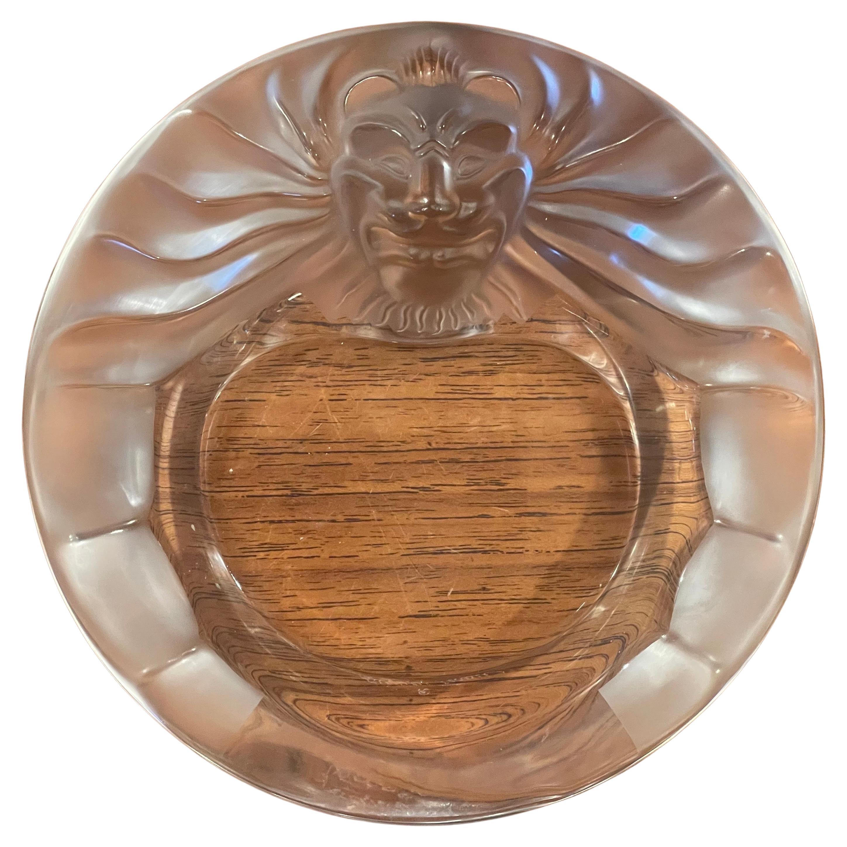 Cendrier / bol à cigares en cristal dépoli à tête de lion par Lalique