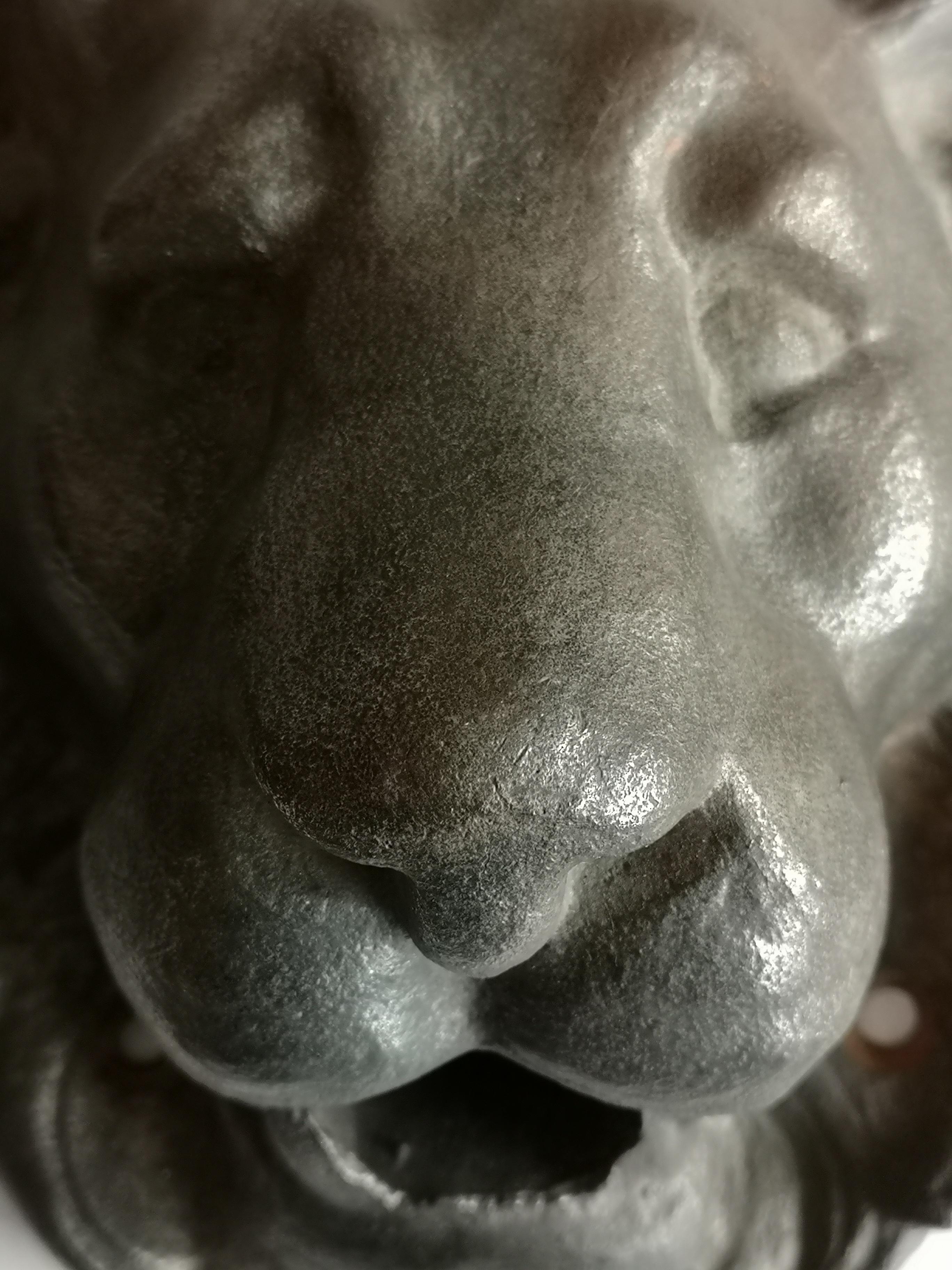 Timeless lion head iron fountain garden spout.
Decorative accent lion head sculpture.
Nice patina.