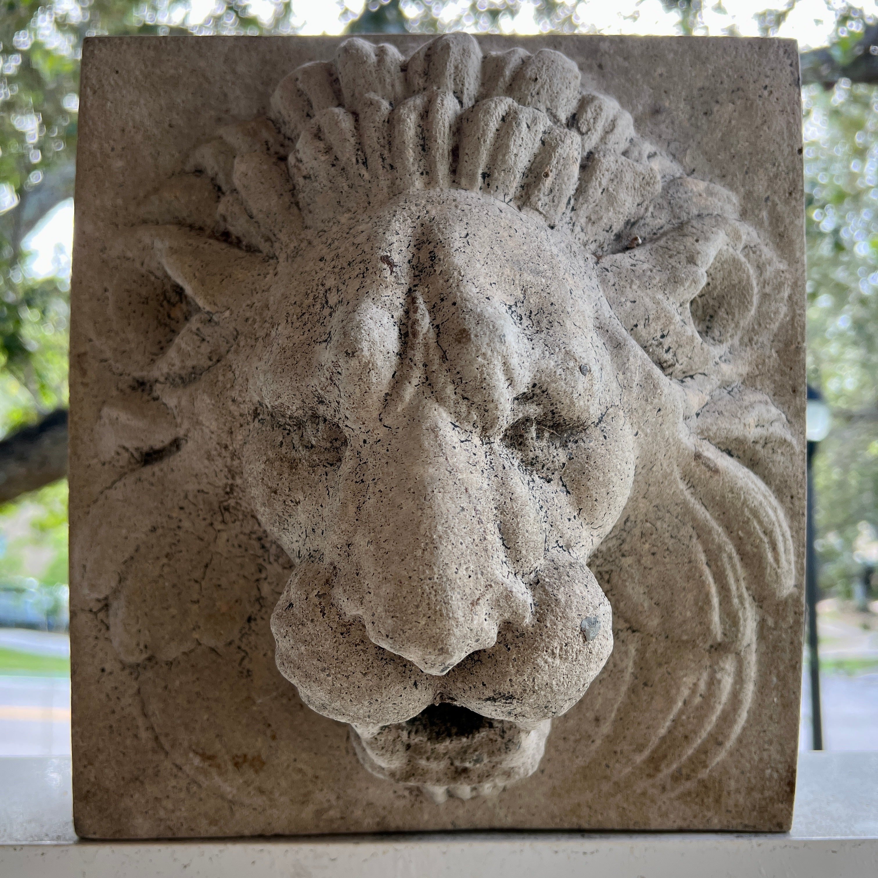 Hand-Crafted Lion Head Wall Fountain in Cast Stone, Italy 20th Century