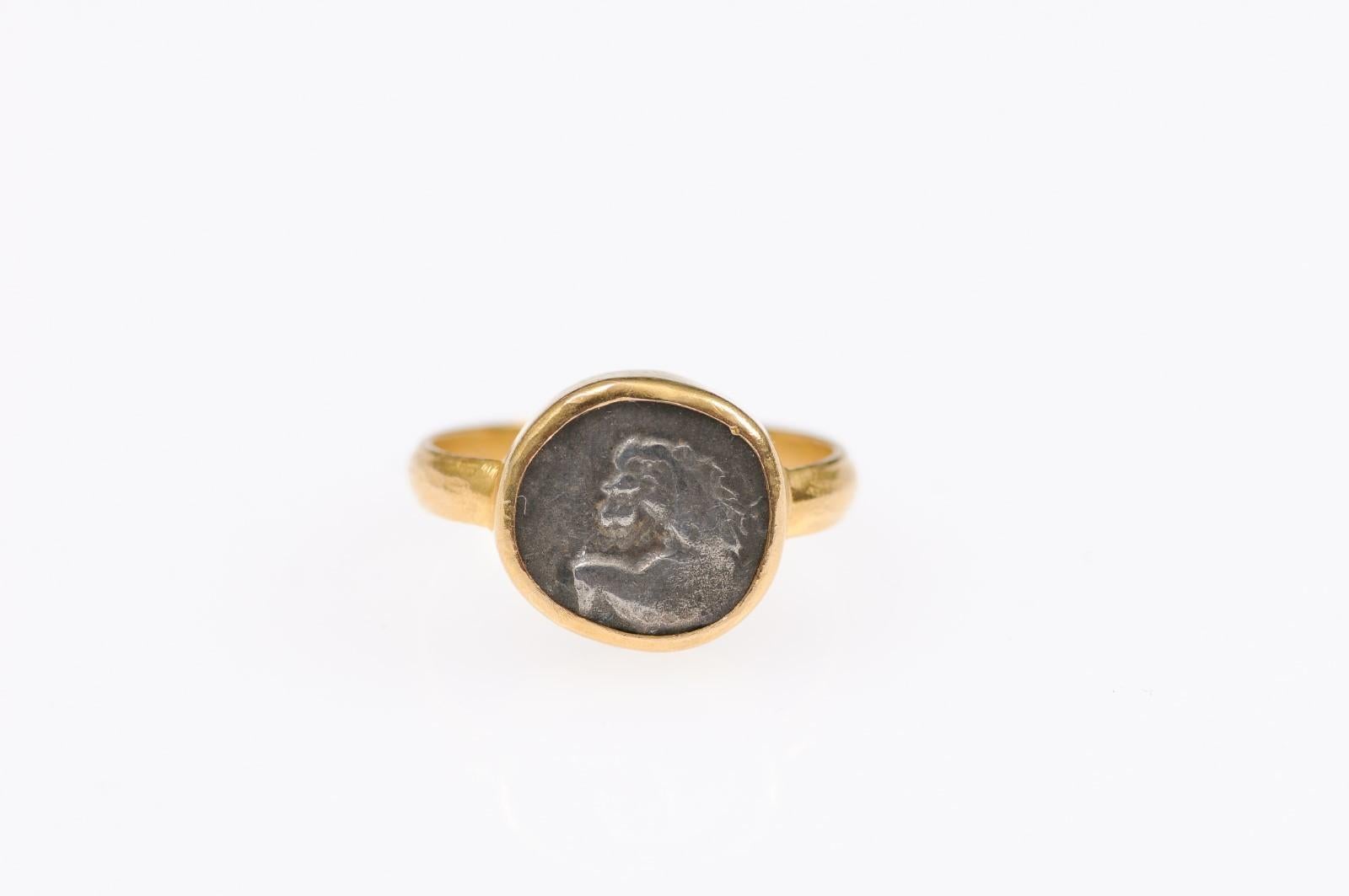 Lion Hemidrachm Ring in 22K gold For Sale 4