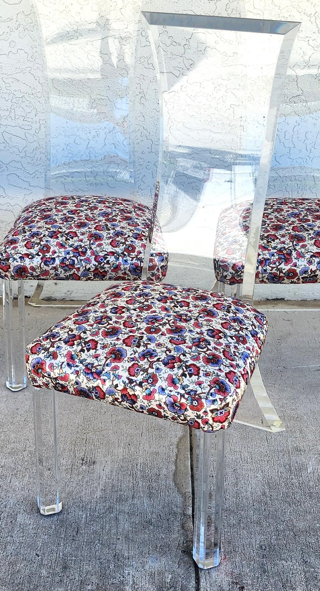 Mid-Century moderno Sedie da pranzo in lucite Lion in Frost firmate Set di 6 pezzi molto raro in vendita