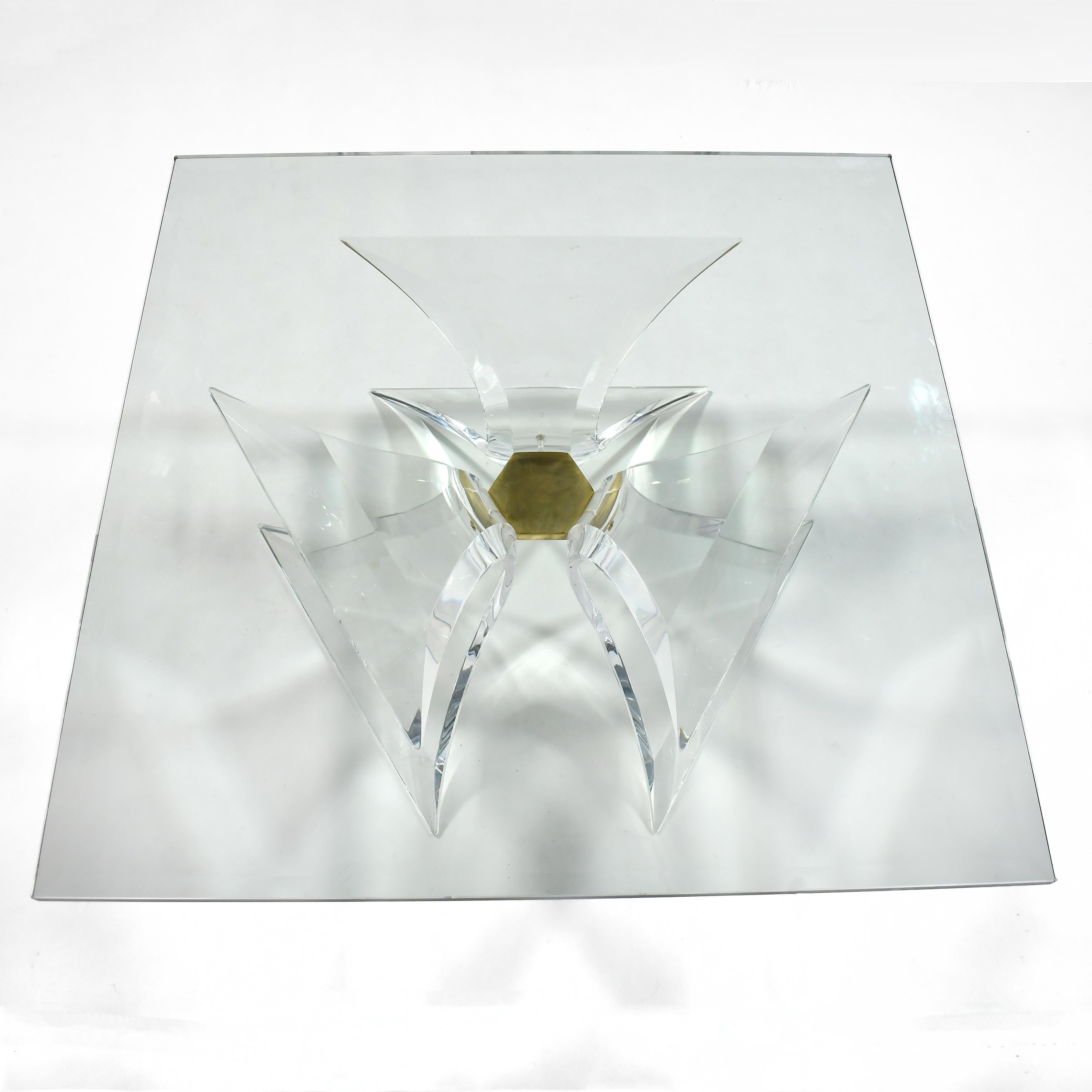 Américain Table basse « Tri-Odyessy » en lucite lion dépolie en vente