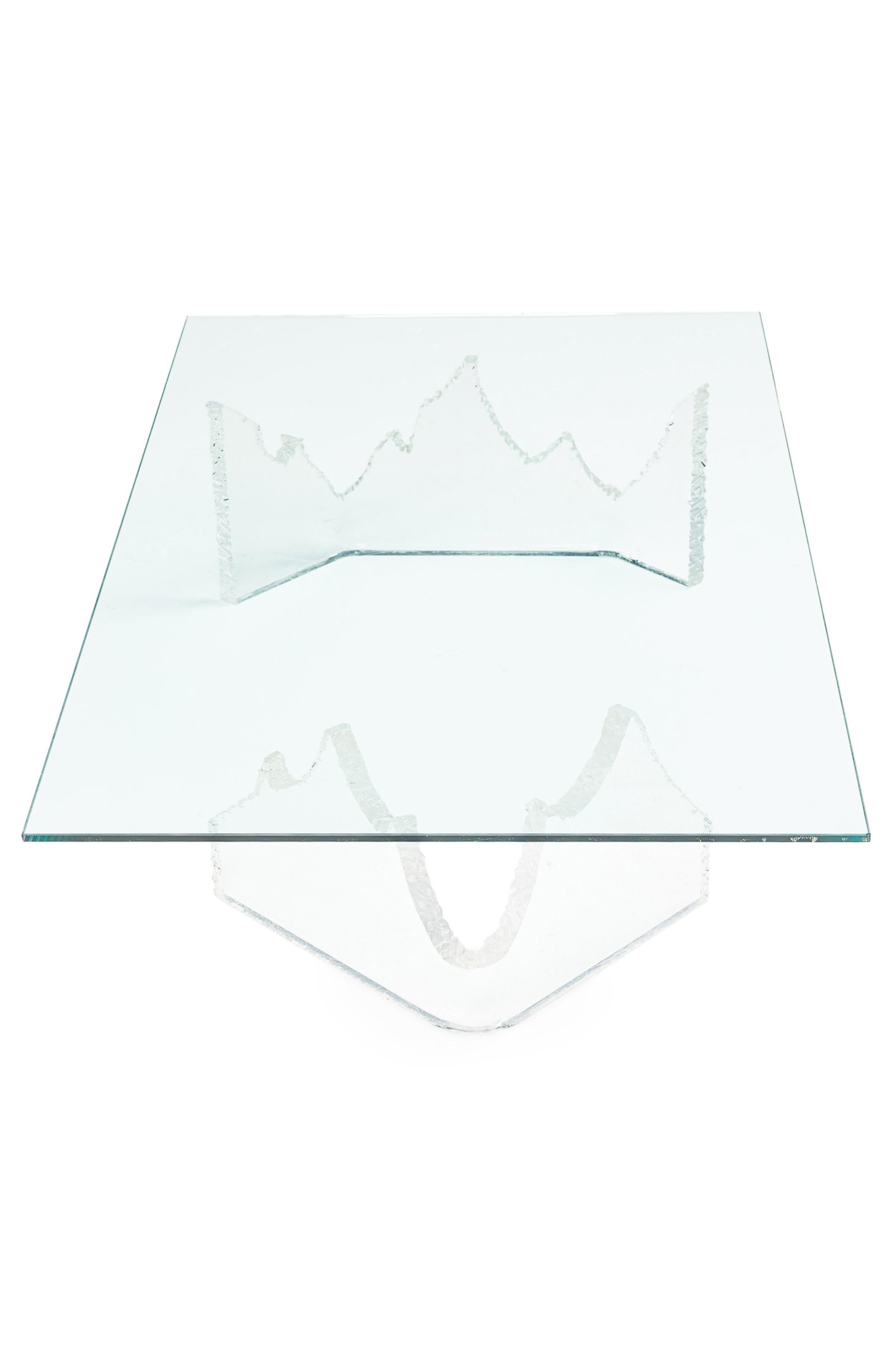 Mid-Century Modern Lion in Frost Mid-Century American Lucite Glacial Cocktail / Coffee Table Bases en vente