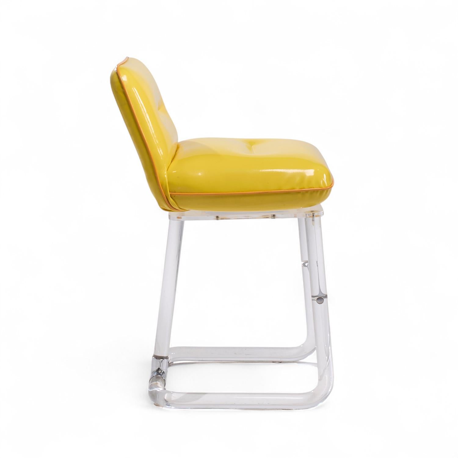 Lion in Frost Mid Century Lucite Swivel Bar Stools - Set of 3 For Sale 2