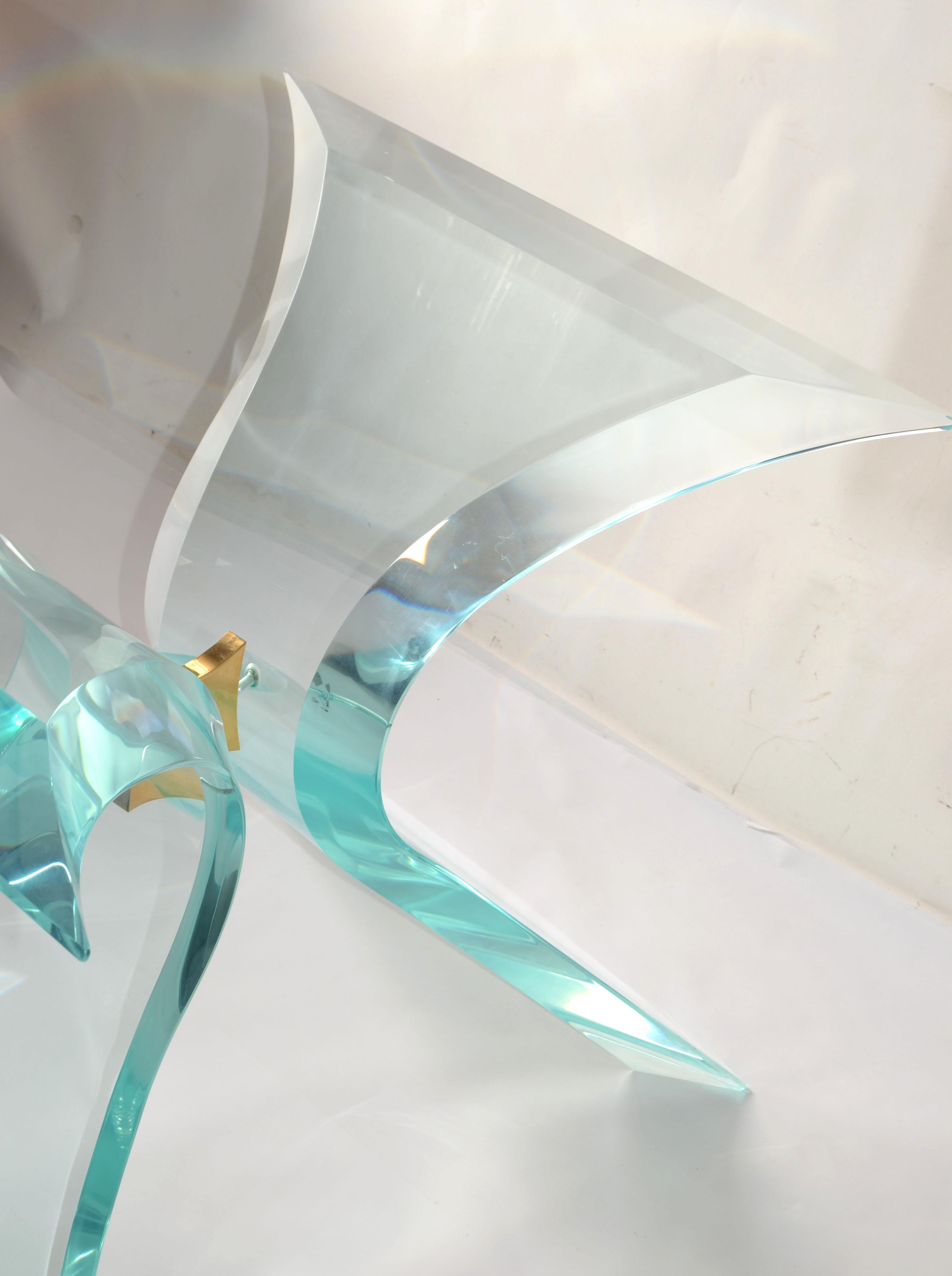 Table sculpturale en laiton lucite mi-siècle moderne signée Lion In Frost en vente 5