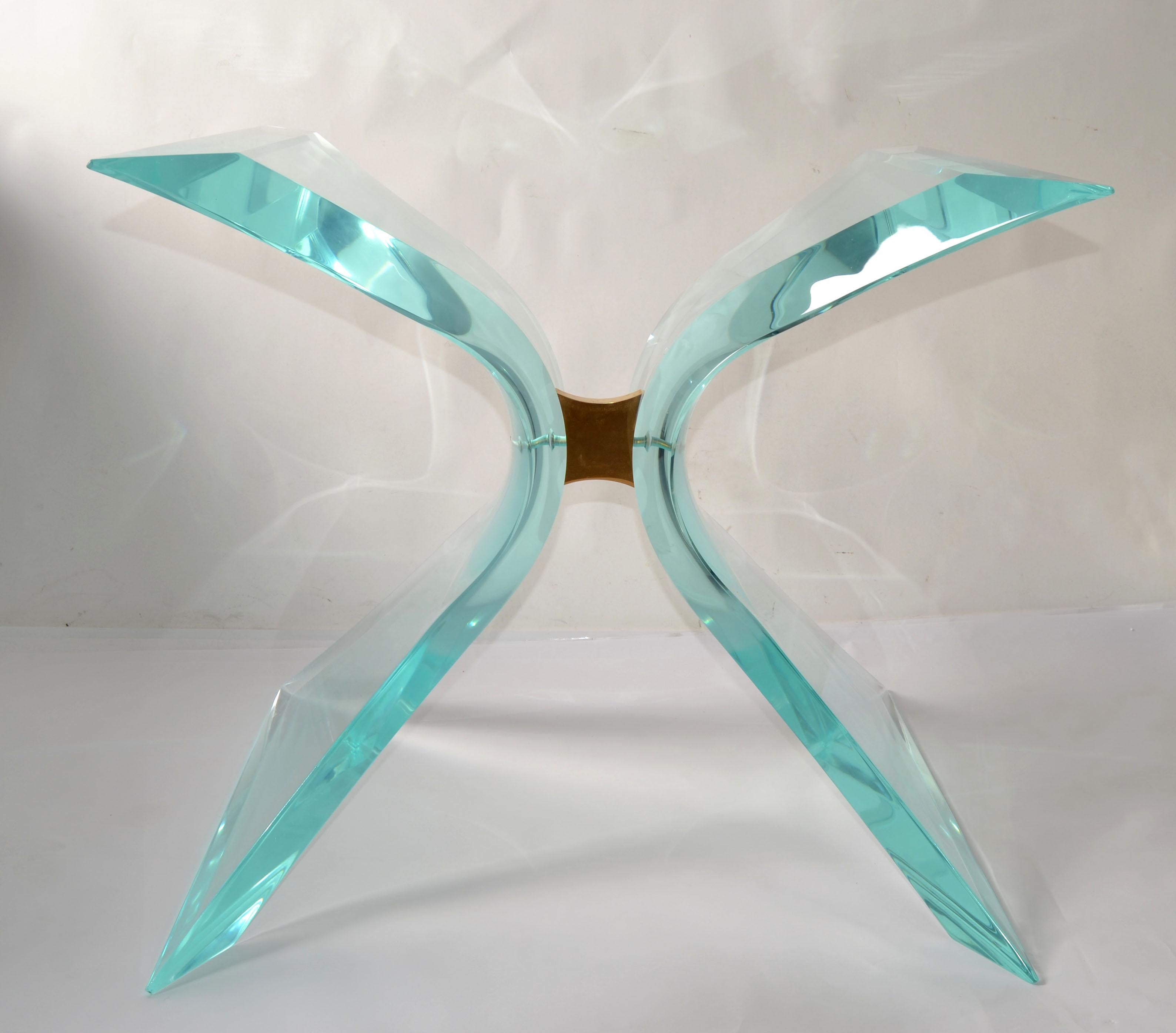 Laiton Table sculpturale en laiton lucite mi-siècle moderne signée Lion In Frost en vente