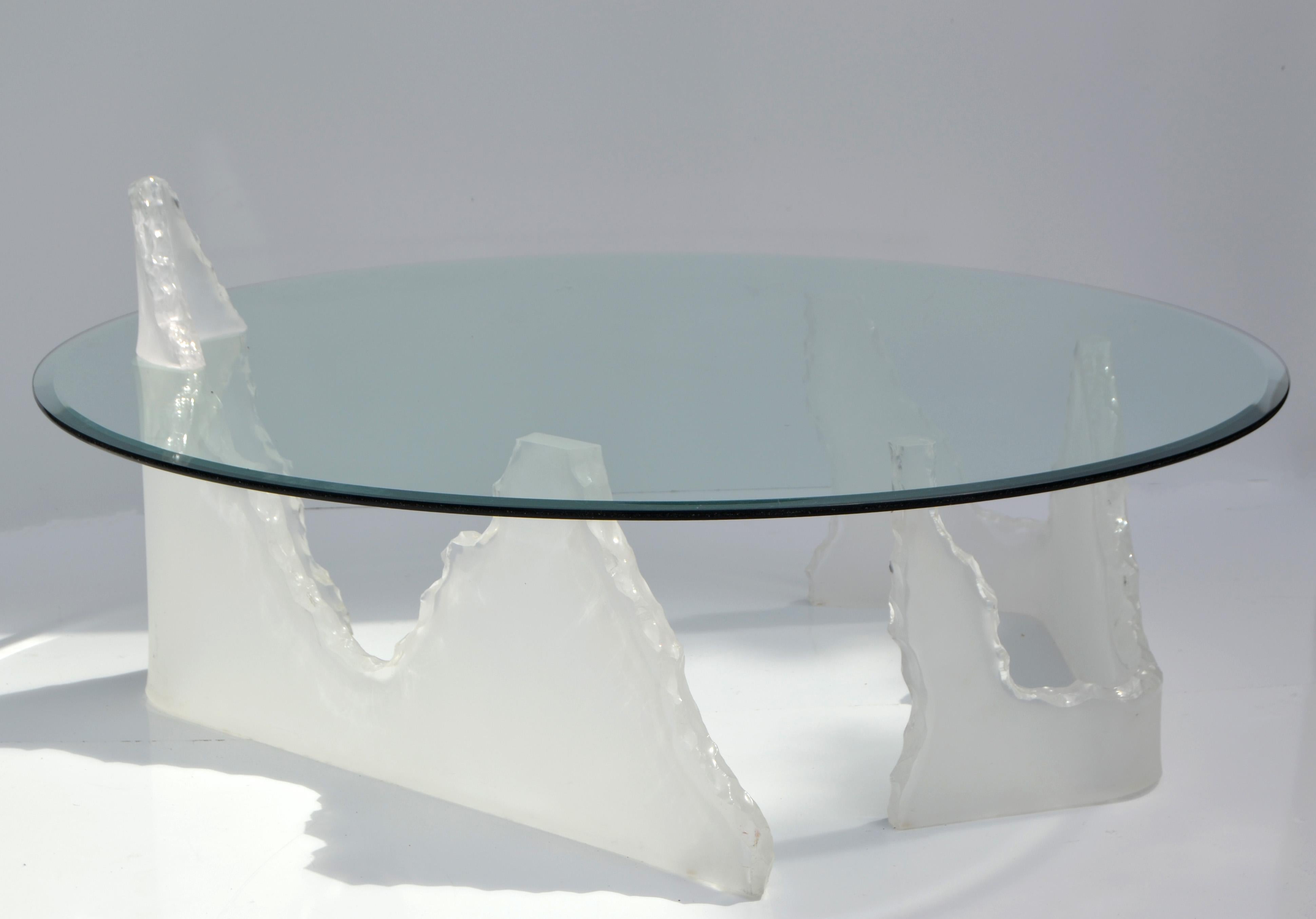 Lion in Frost Style Lucite Iceberg Coffee, Cocktail Table Round Glass Top 1970  For Sale 1