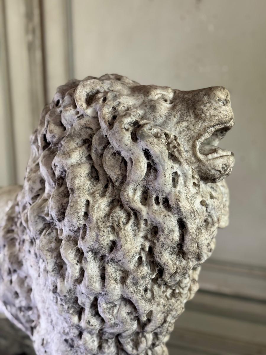 Francese Lion, marble sculpture, Venice, 18th century in vendita