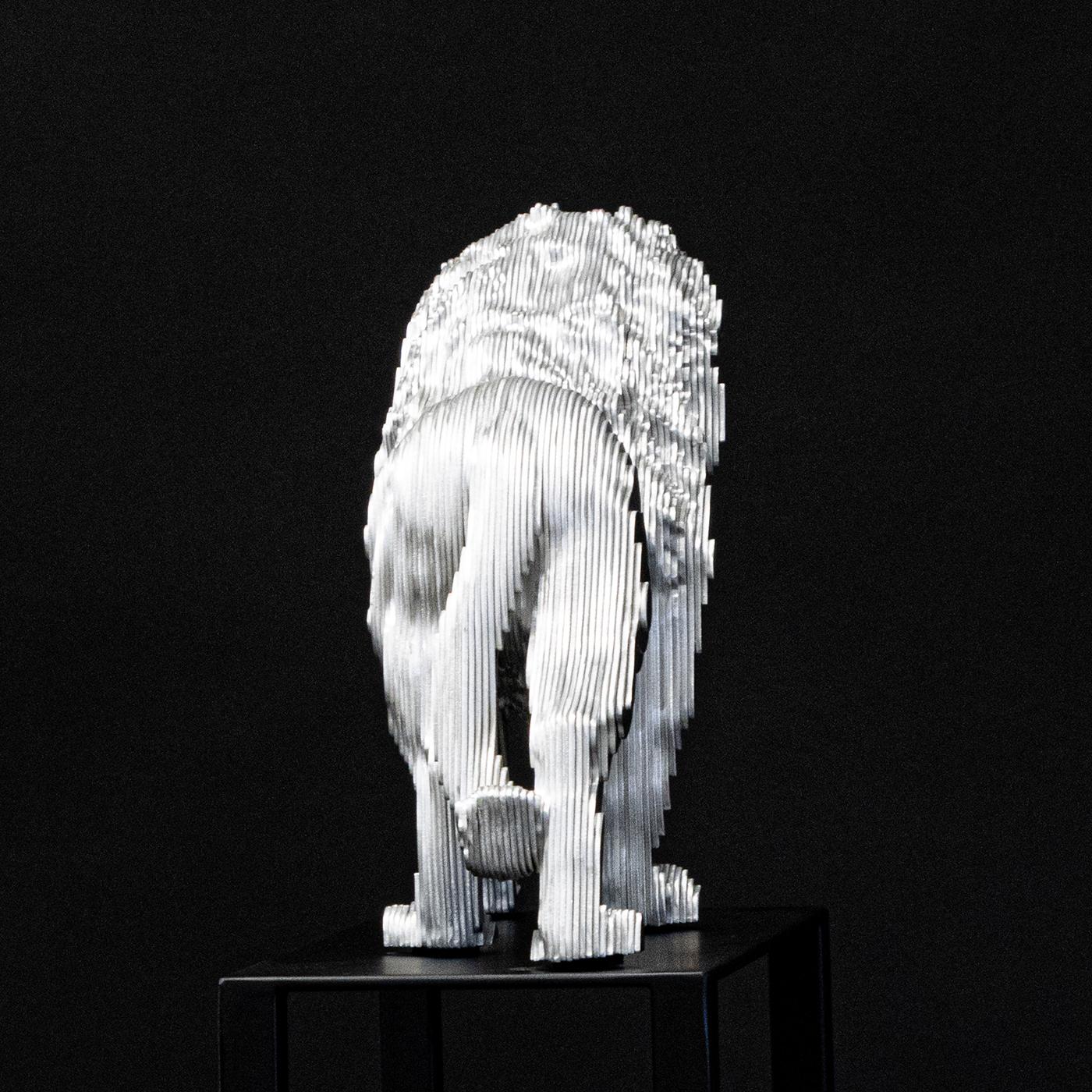 Lion Medium Polierte Skulptur mit Löwen im Angebot 3