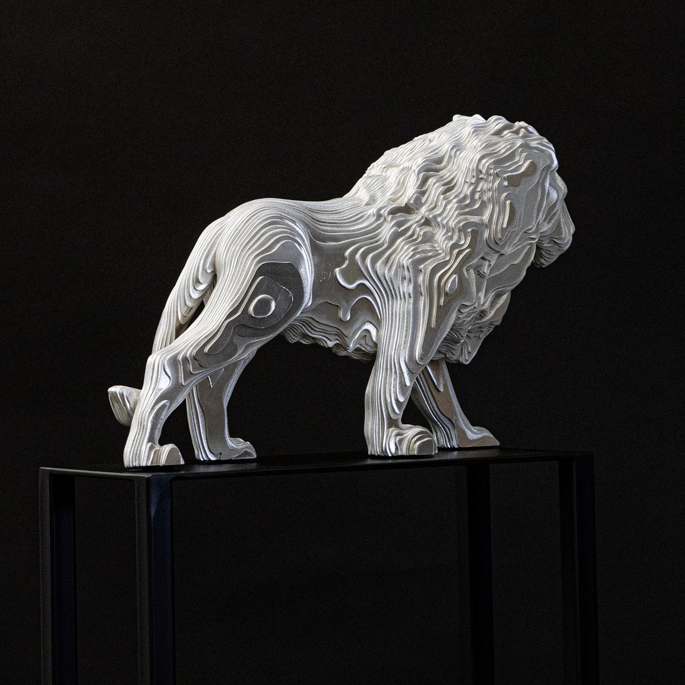 Scultura media leonina lucidata in vendita 4