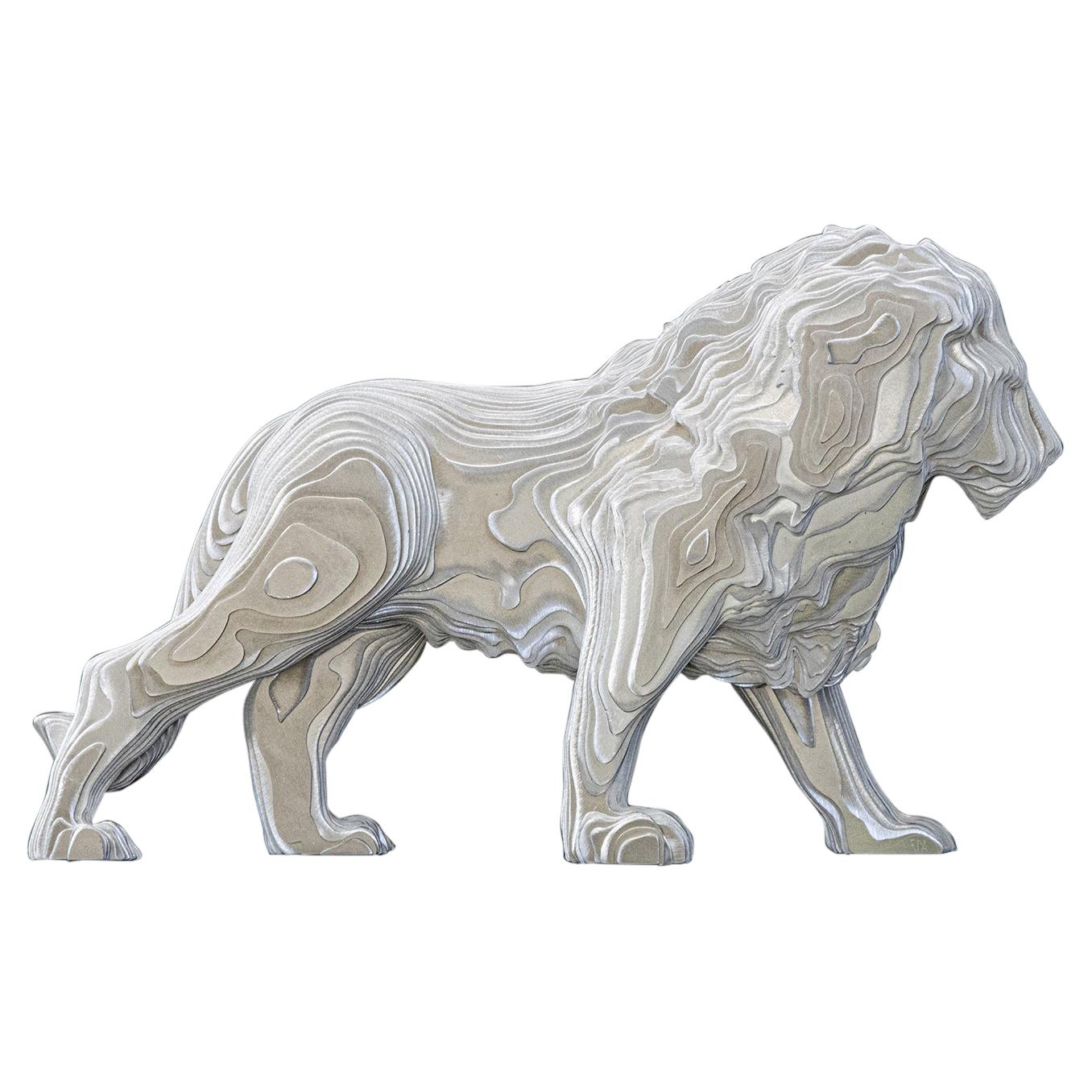 Lion Medium Polierte Skulptur mit Löwen im Angebot
