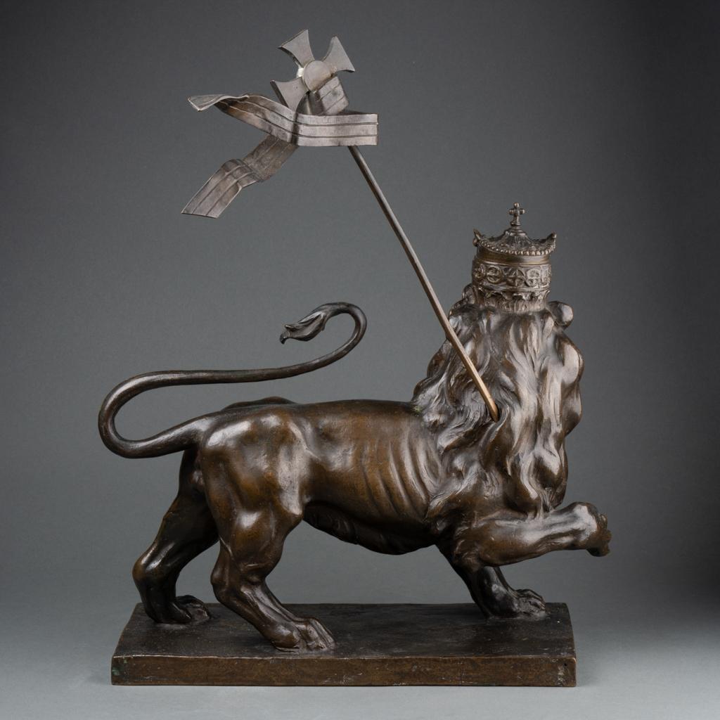 Français « Lion de Judée » :  Sculpture en bronze patiné vers 1930